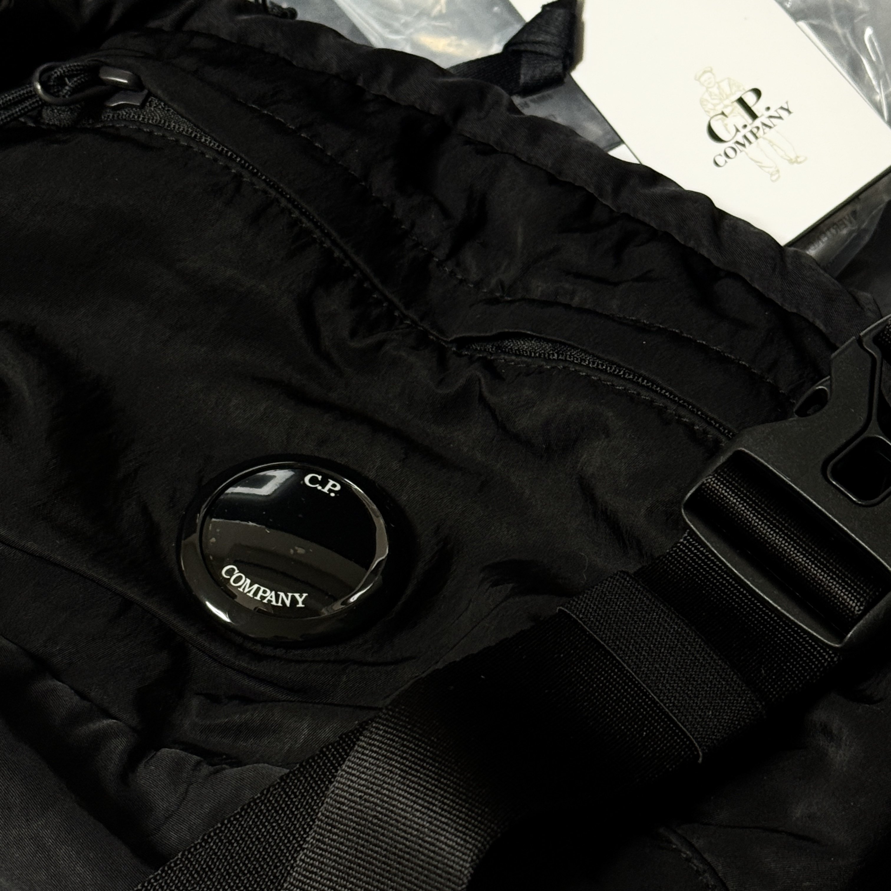 C.P. Company Nylon B Lens Crossbody Bag Black - 25SS 착용 스타일