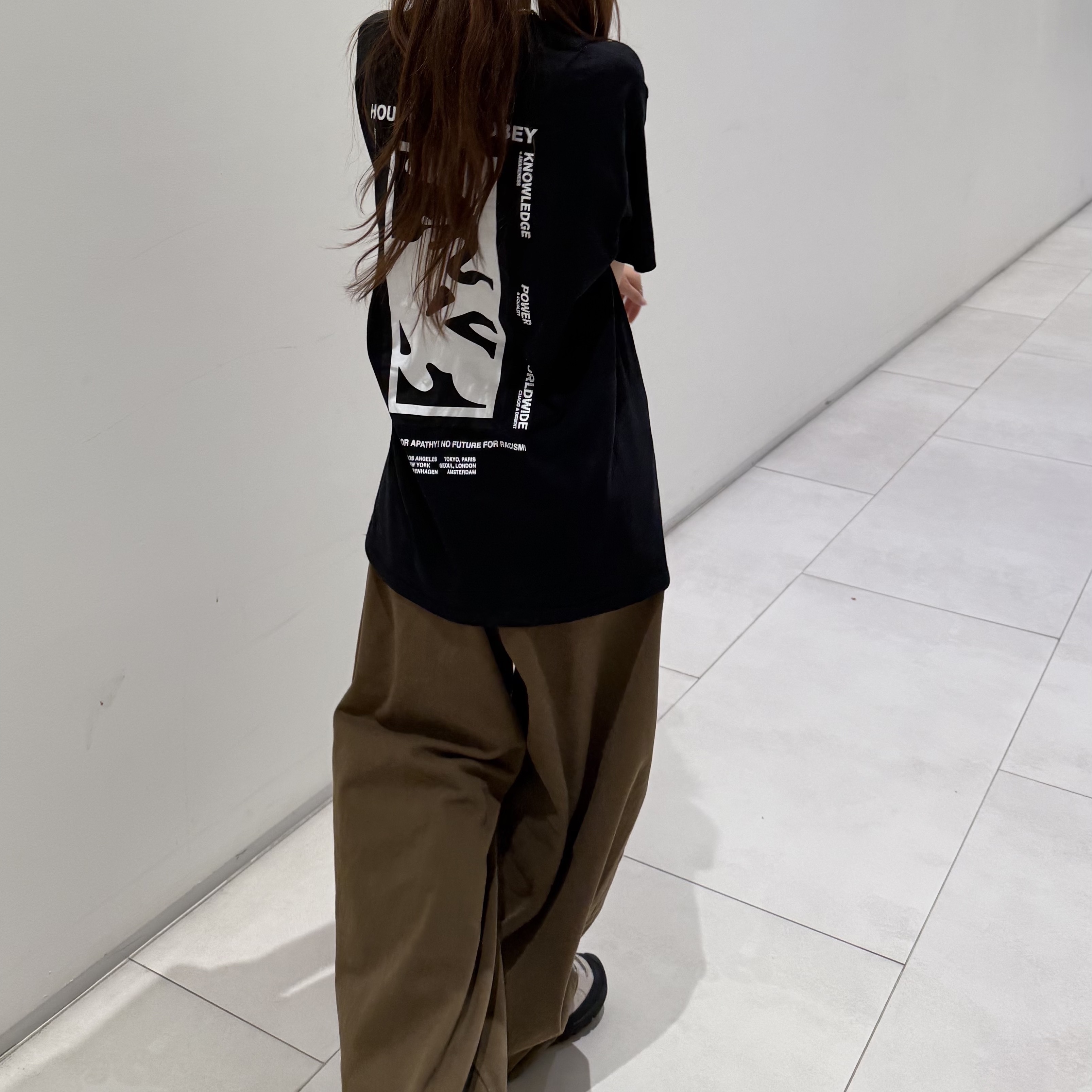 Obey Power & Equality Classic T-Shirt Black, (W) Keen Jasper Rocks SP Sneaker Birch Black 착용 스타일 - 2
