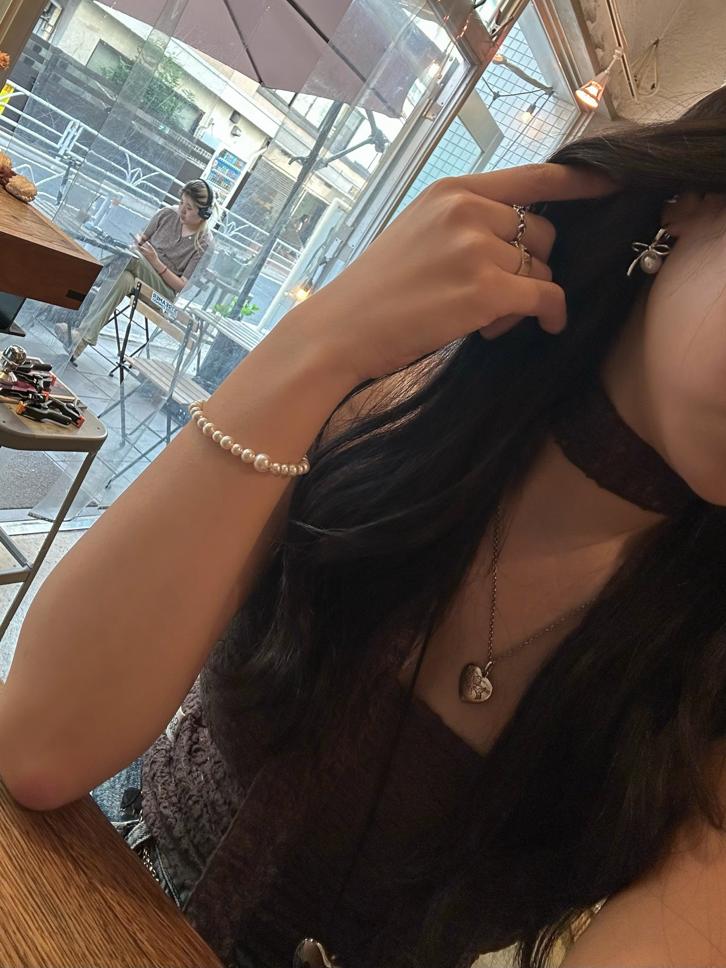 Gucci Blind for Love Necklace Silver 착용 스타일