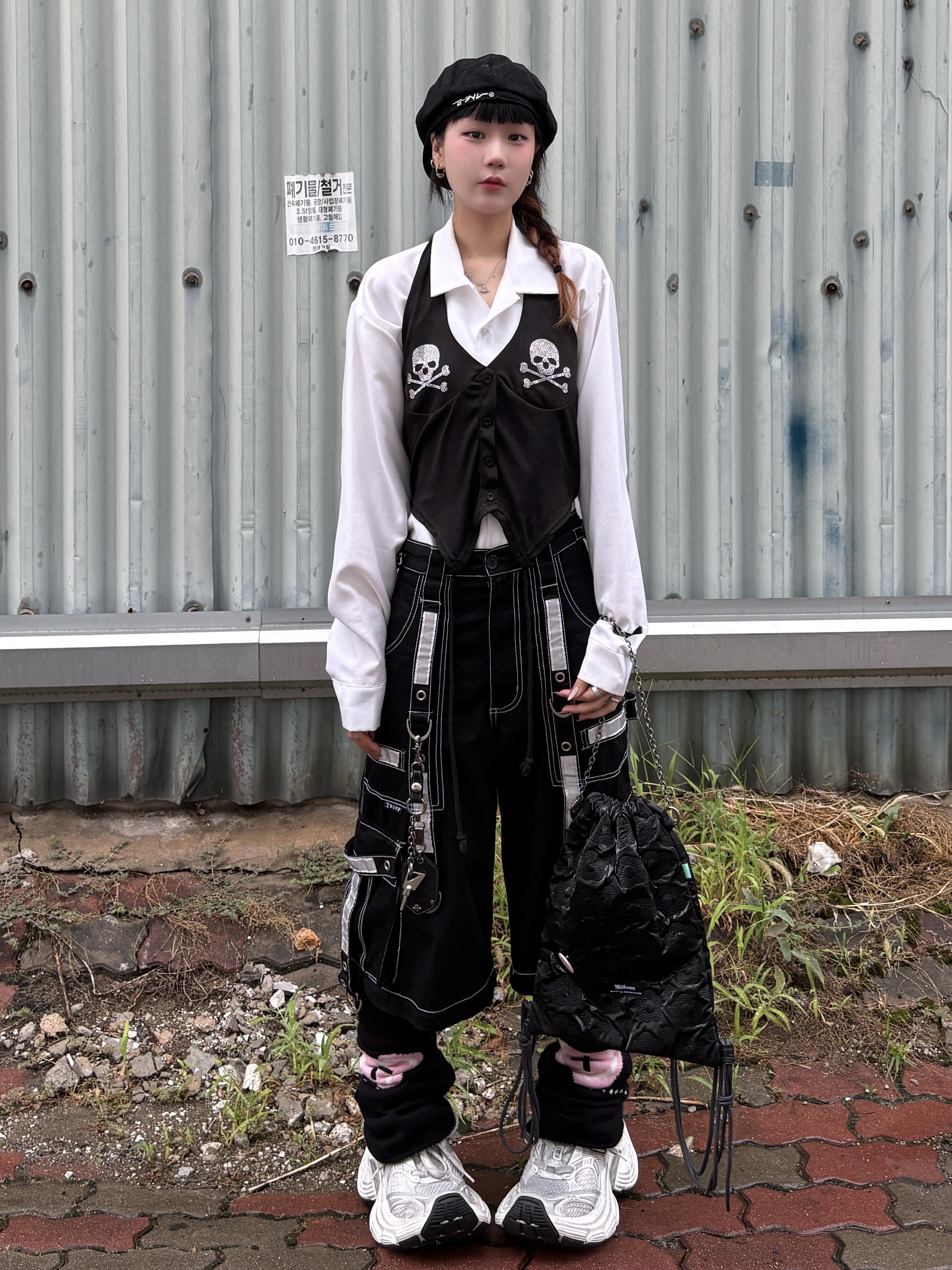 Balenciaga 10XL Sneakers White Grey Silver Black 착용 스타일 - 3