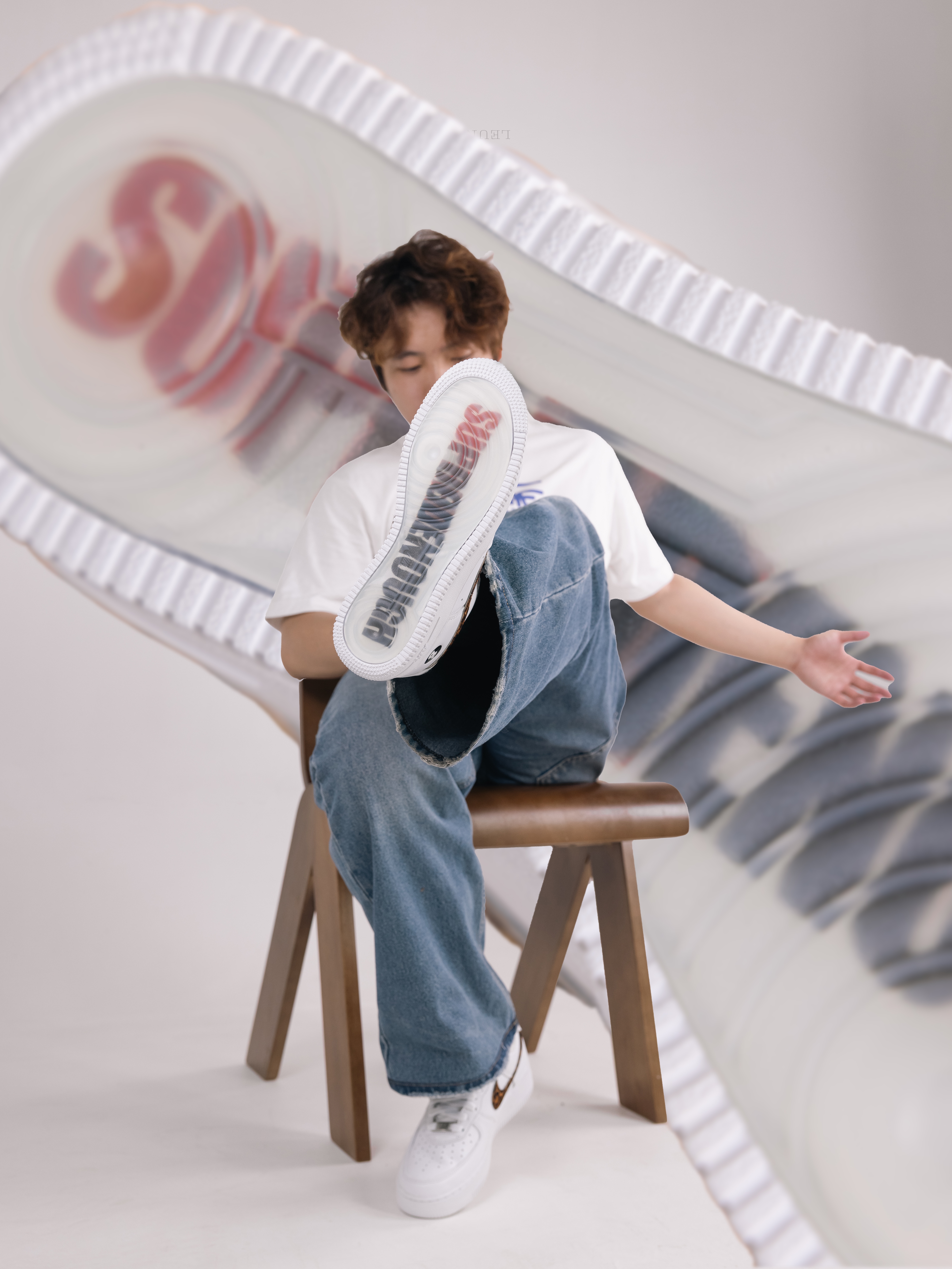 Nike x Supreme x GOODENOUGH Air Force 1 Low White - 25SS 착용 스타일 - 2