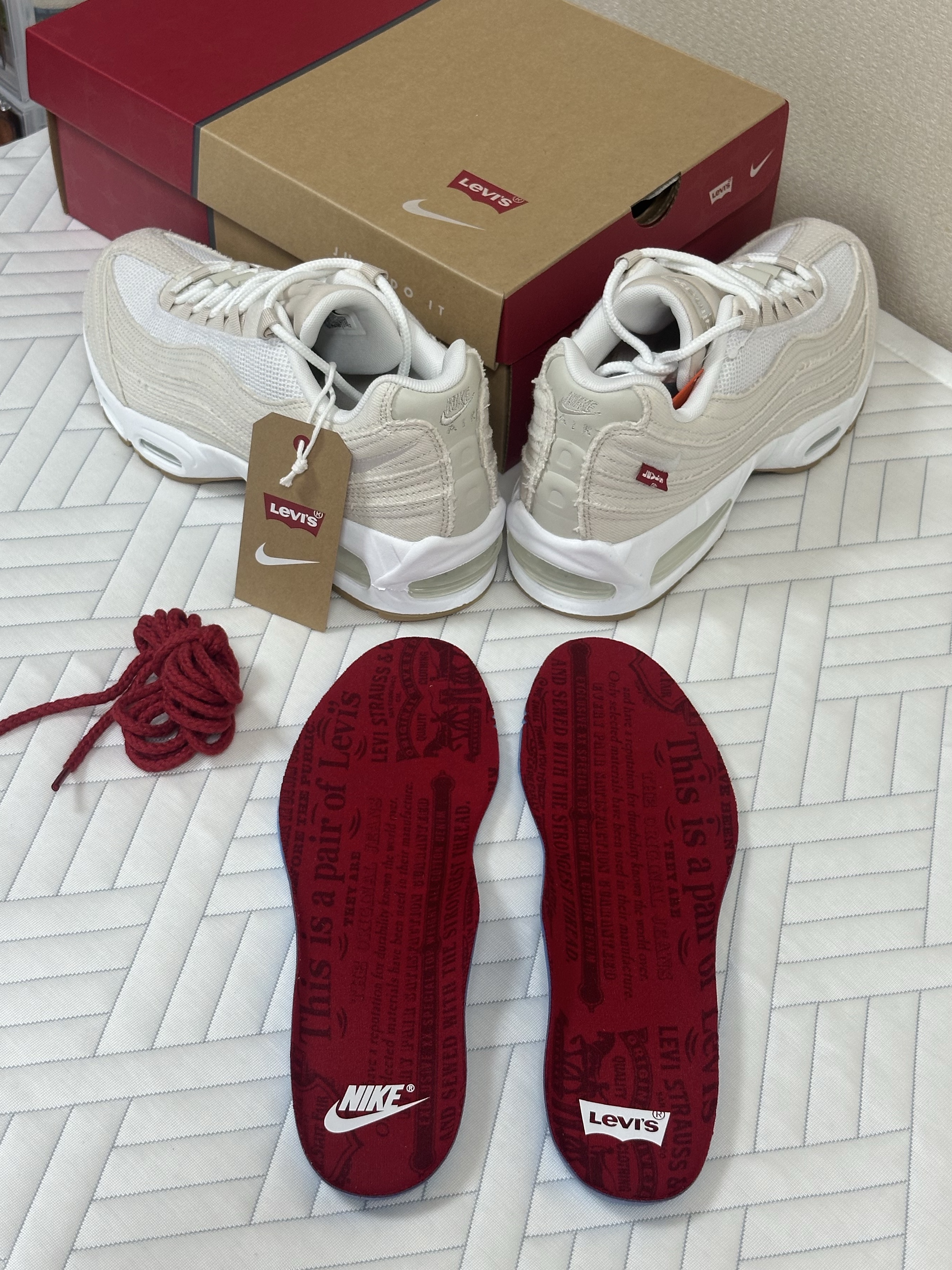 Nike x Levi's Air Max 95 White and Ecru 착용 스타일 - 2