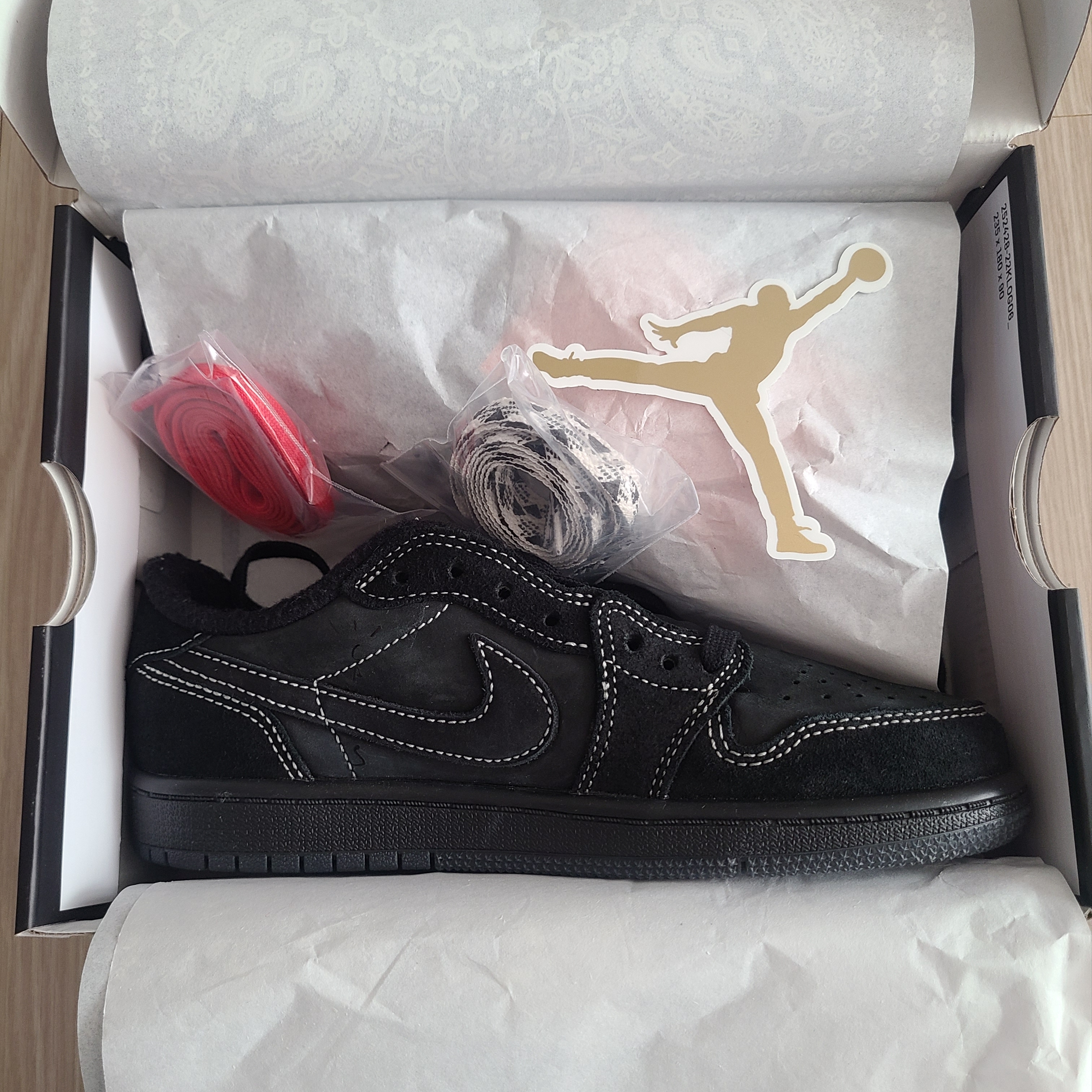 (PS) Jordan 1 x Travis Scott Retro Low OG SP Black Phantom 착용 스타일