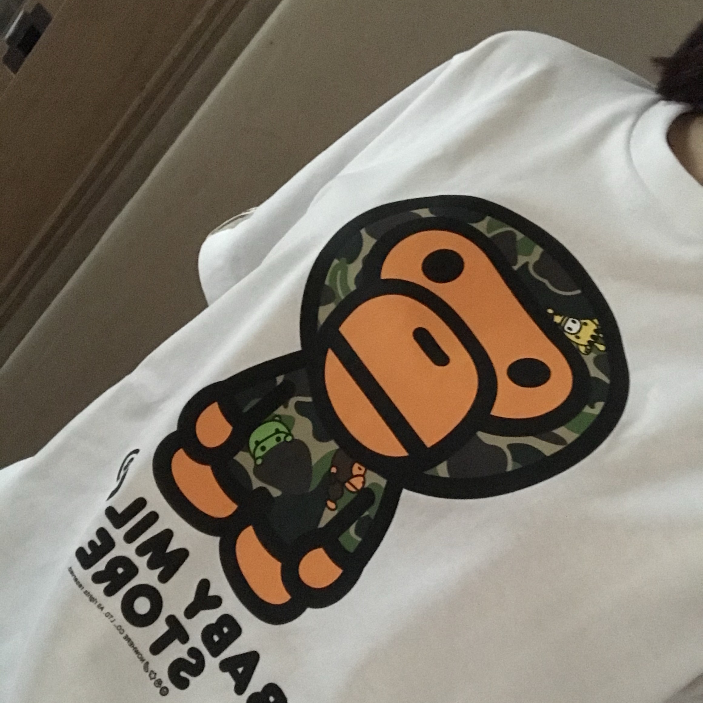 (W) BAPE Milo Regular Fit T-Shirt White 착용 스타일 - 2