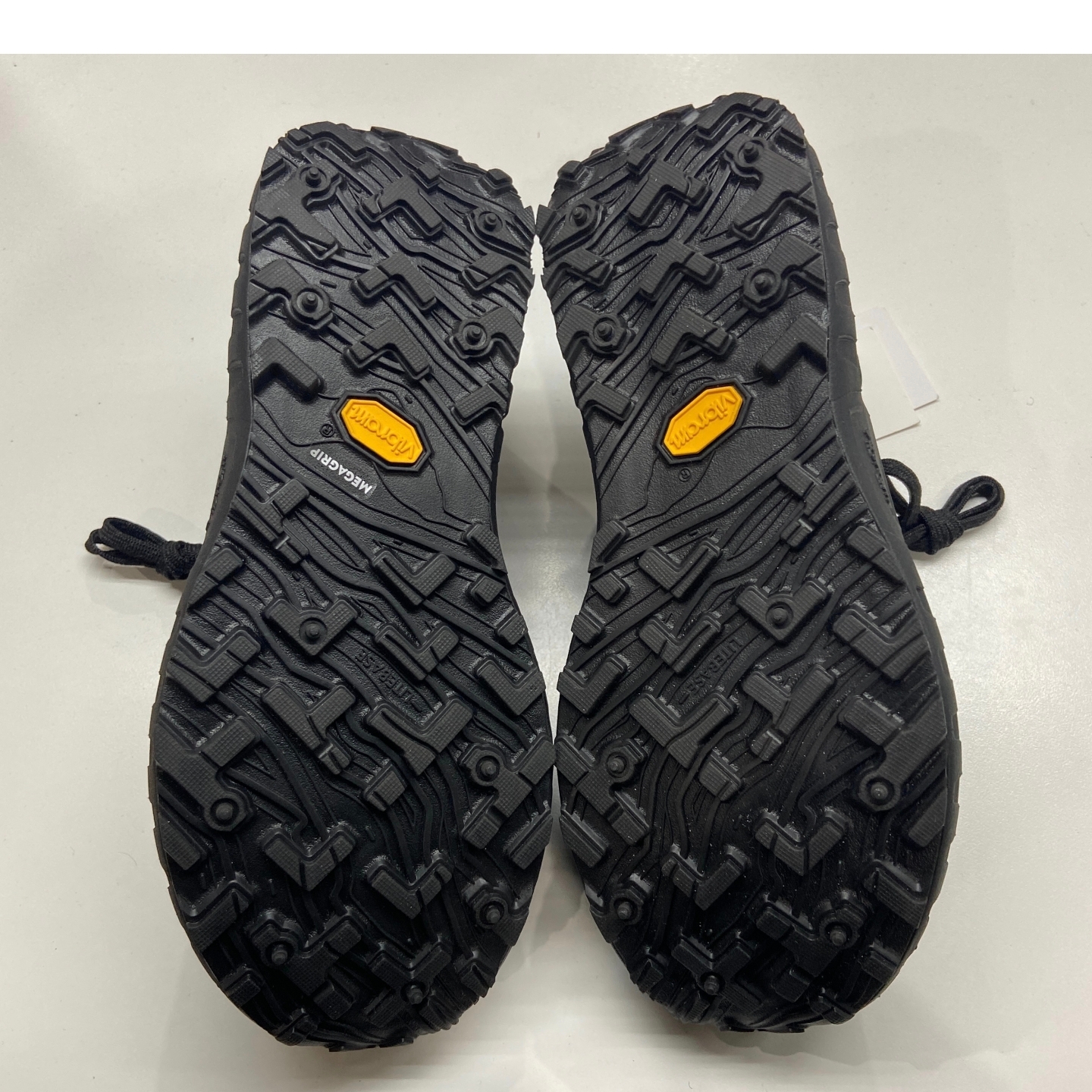 Norda 001/A Stealth Black, Nike Air Max 95 OG Neon 착용 스타일 - 1