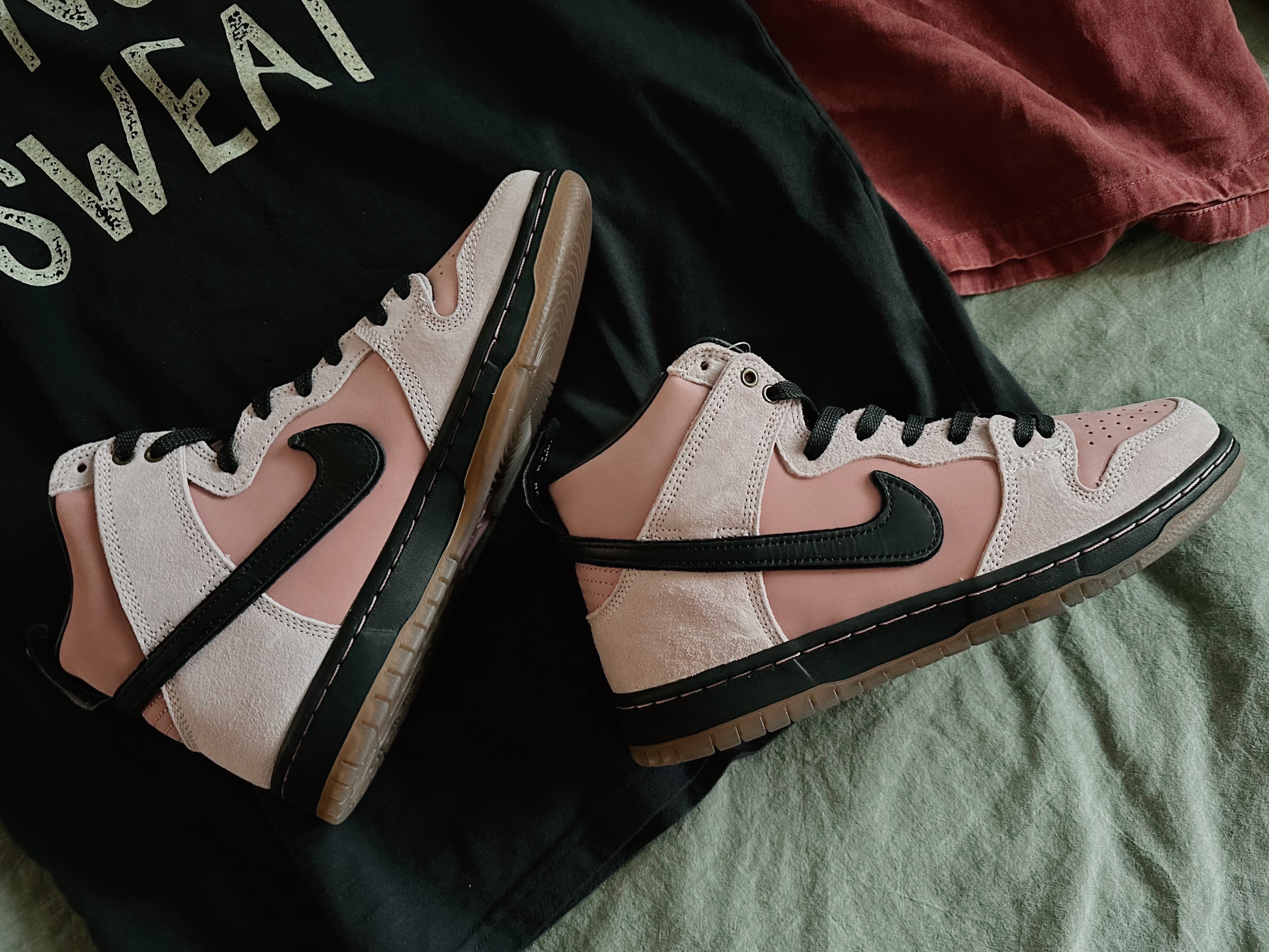 Nike x KCDC SB Dunk High Pro QS Elemental Pink 착용 스타일