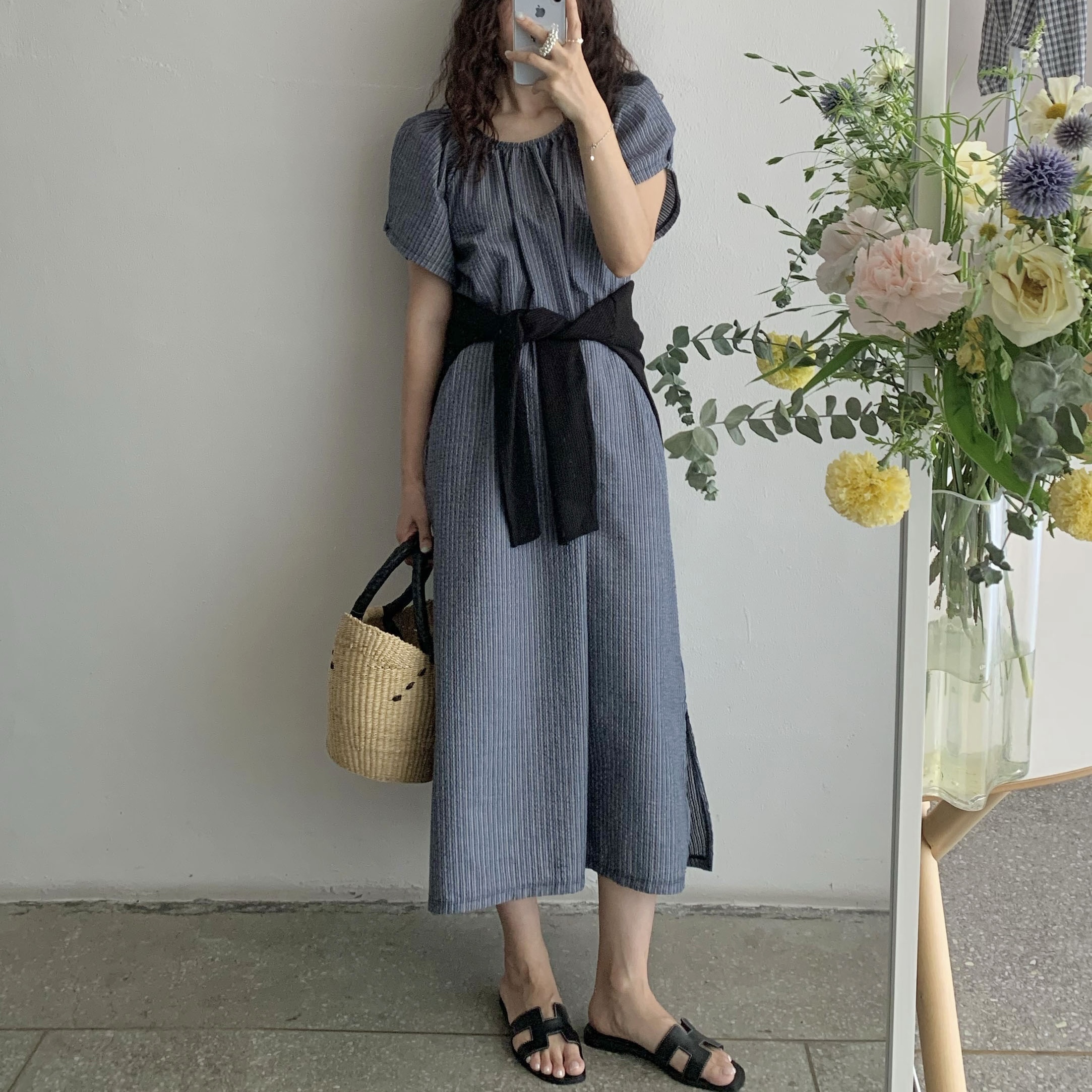 (W) Hermes Oran Sandal Calfskin & Noir Piqures Ecrues 착용 스타일 - 1