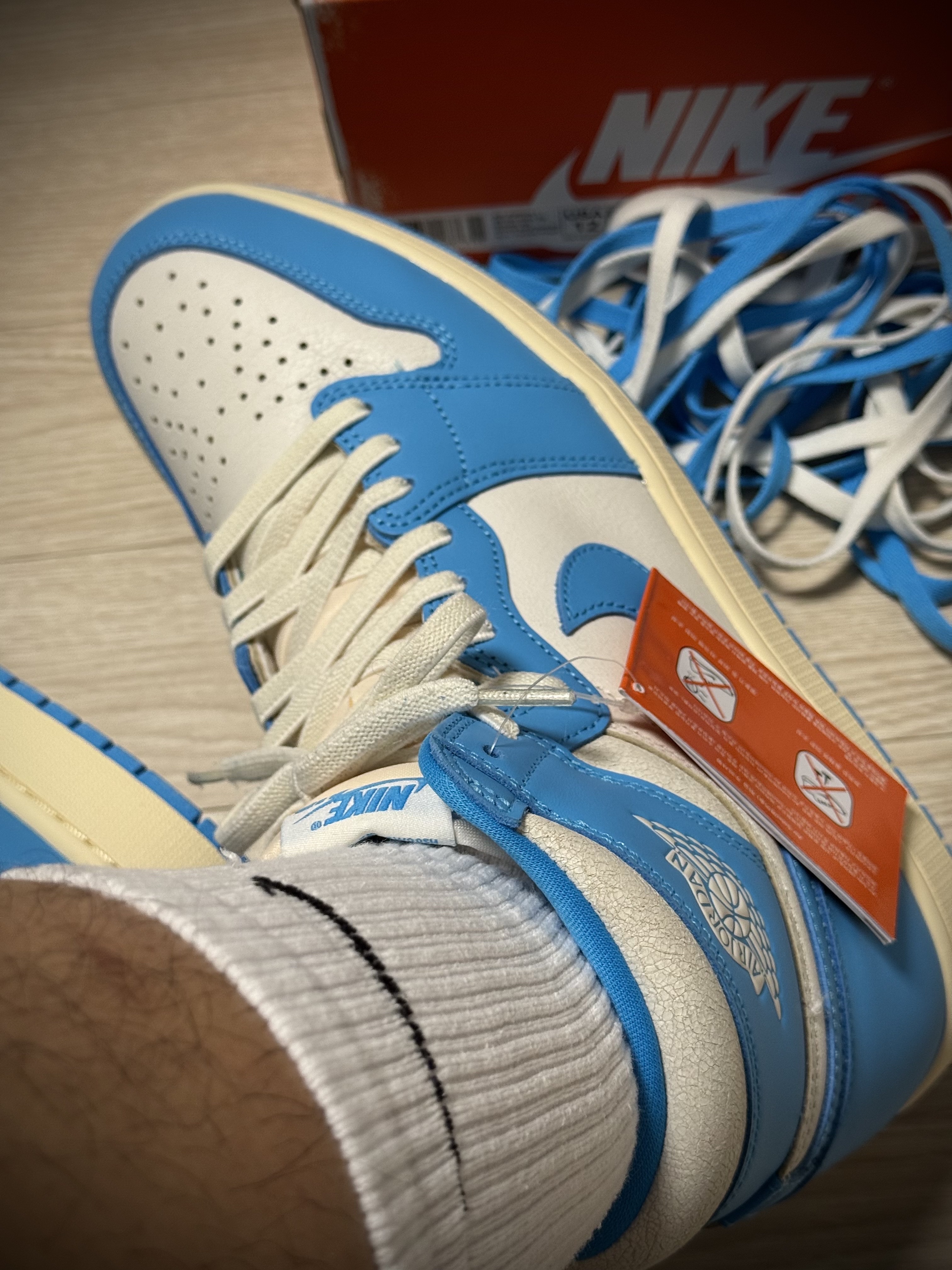 Jordan 1 Retro High OG UNC Reimagined 착용 스타일