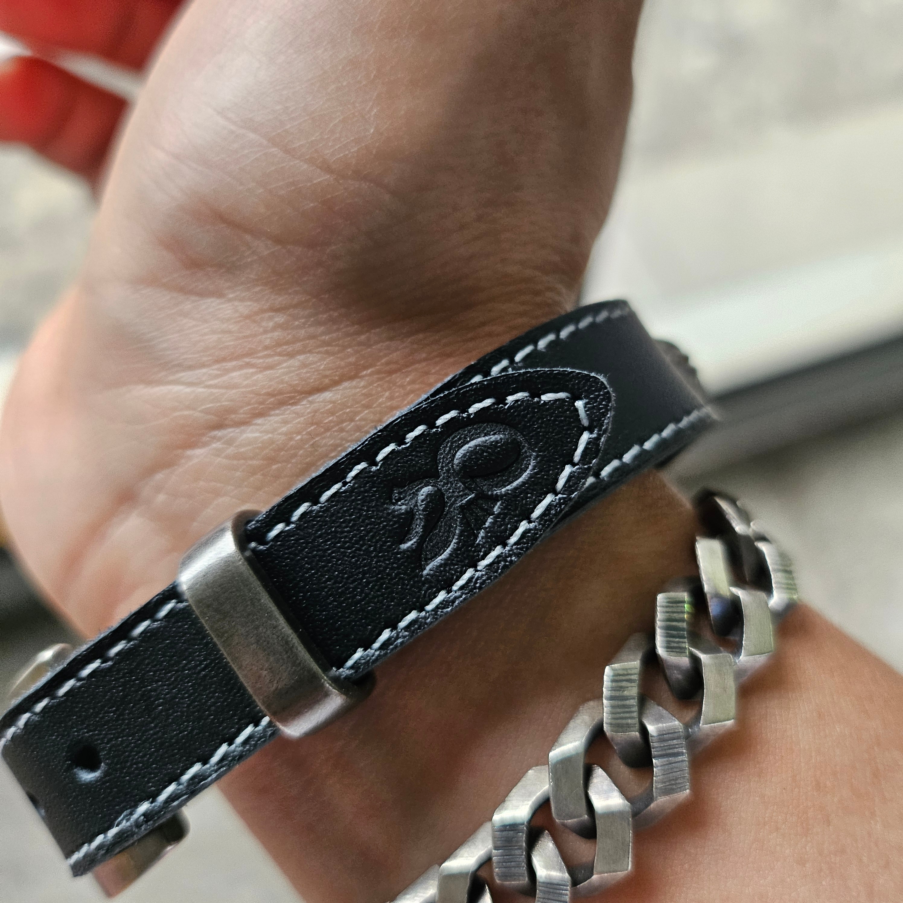 Ogarp Concho Wrist Belt Black 착용 스타일 - 3