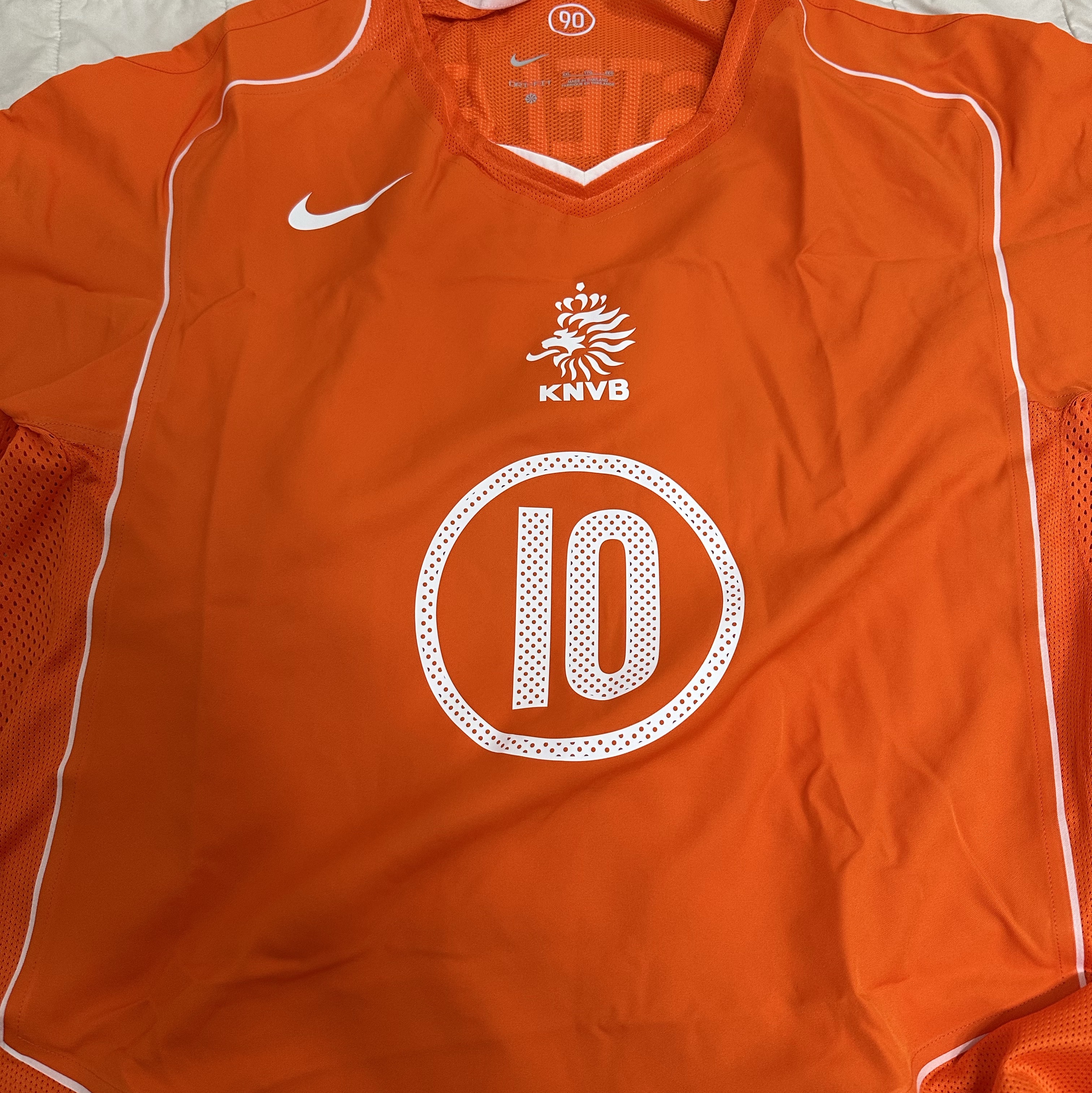 Nike Netherlands 2004 Total 90 Reissue Soccer Replica Jersey (Marking Ver.) 착용 스타일 - 1
