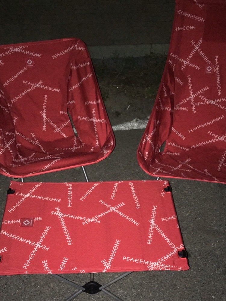 Helinox x Peaceminusone Table One Hard Top Red - Helinox Japan Exclusive, Helinox x Peaceminusone Chair One  Red - Helinox Japan Exclusive 착용 스타일