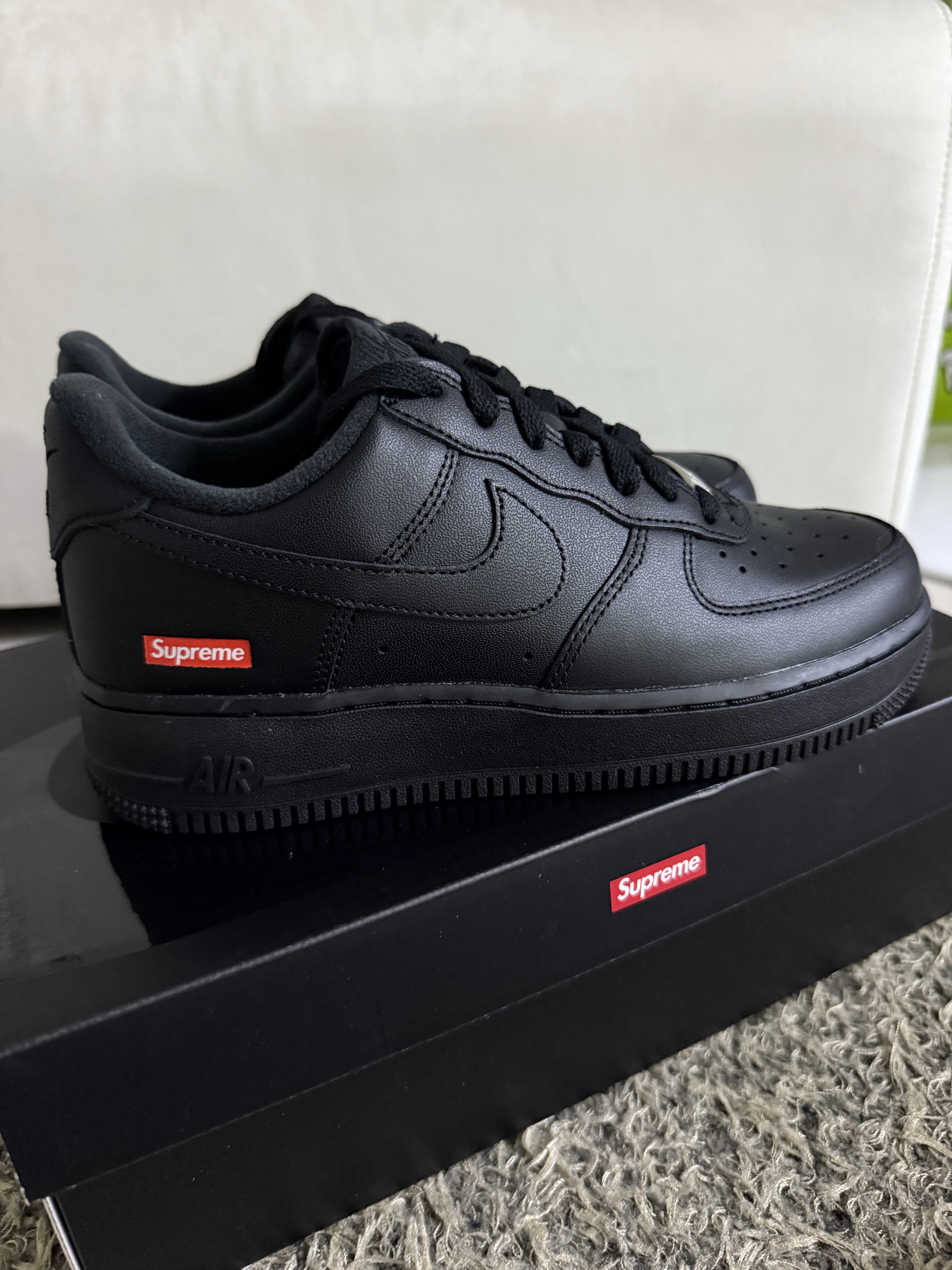 Nike x Supreme Air Force 1 Low Black 착용 스타일