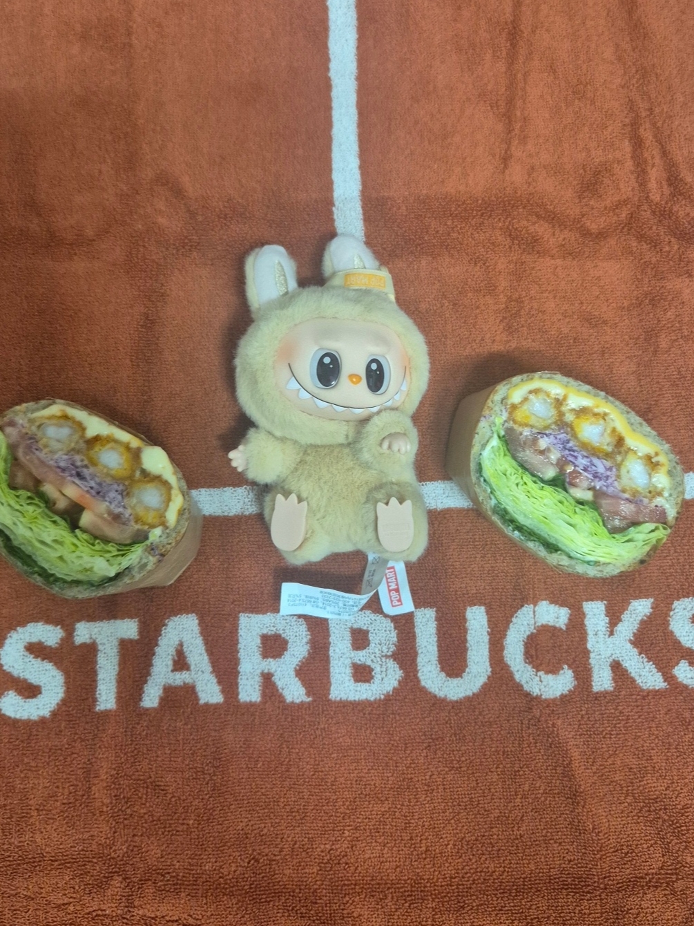 Starbucks x Lacoste Trent Towel Terracotta, Pop Mart Labubu Let's Play Together Doll Series Baba Keyring (Opened Case) 착용 스타일