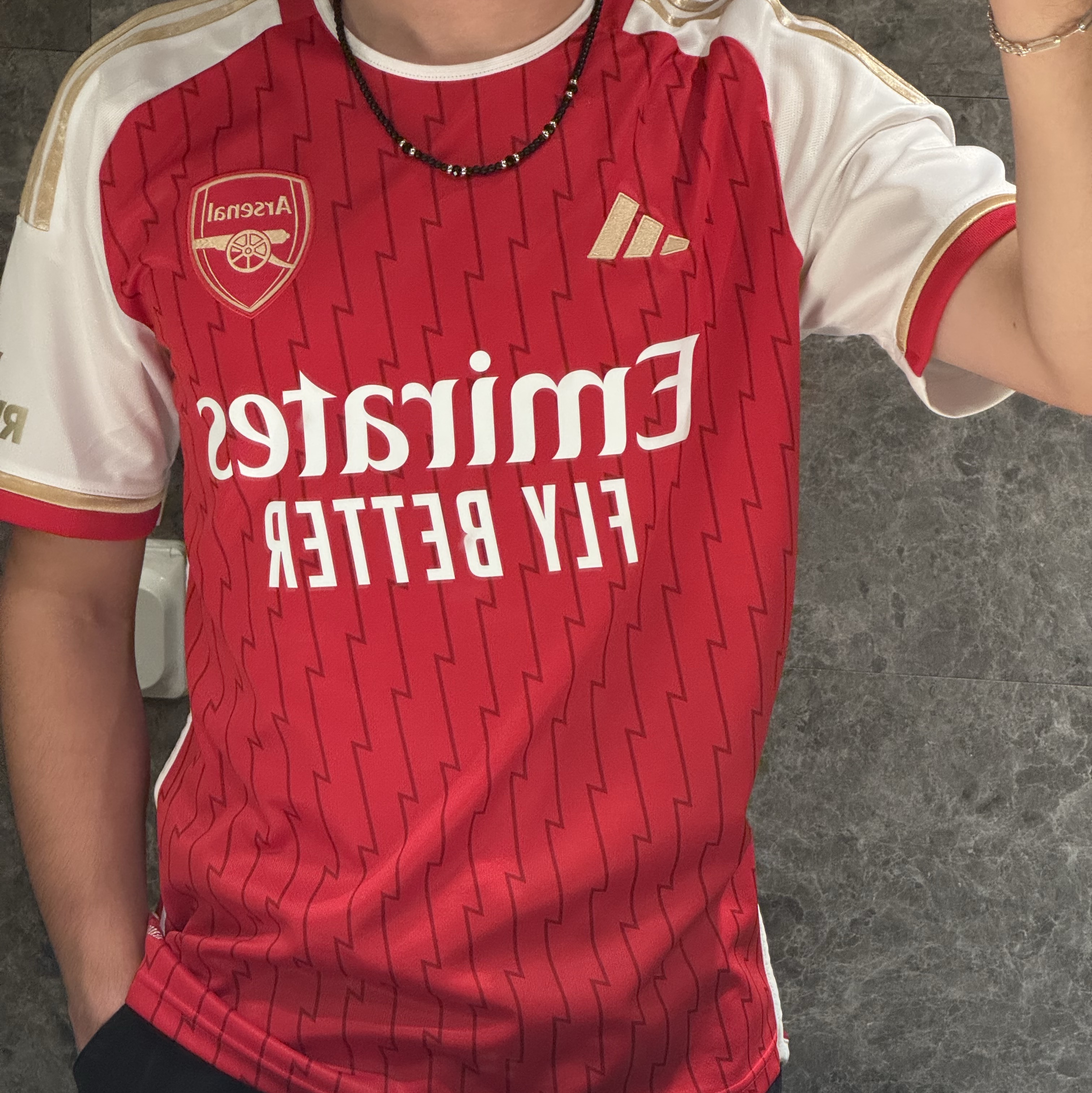 Adidas Arsenal 2023/24 Home Jersey Better Scarlet White - KR Sizing (Non Marking Ver.) 착용 스타일 - 1