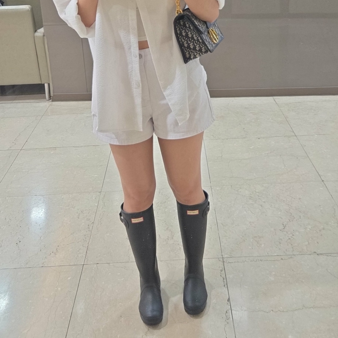 (W) Hunter Original Tall Rain Boots Black 착용 스타일