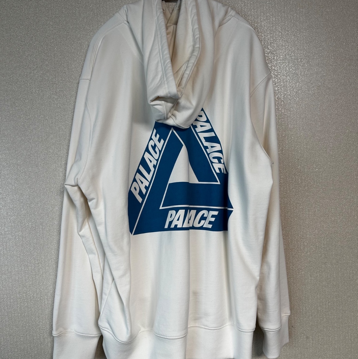 Palace Reacto Tri-Ferg Hood White - 23SS 착용 스타일