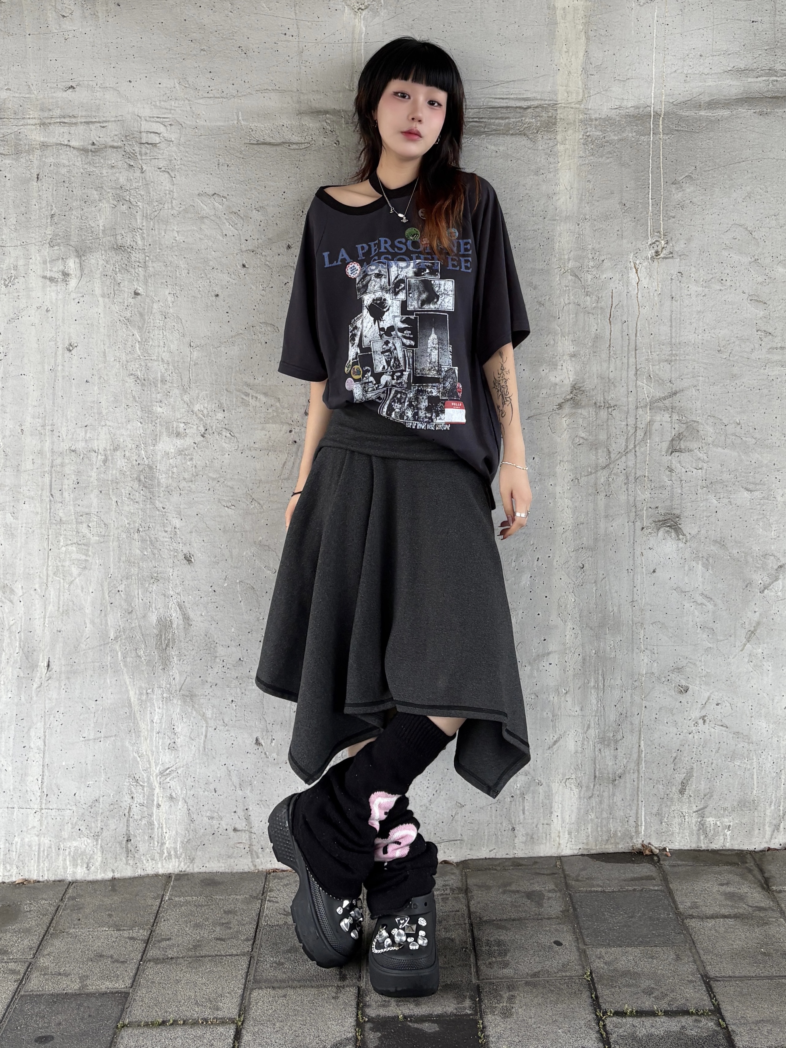 Crocs Stomp Clog Black 착용 스타일 - 2