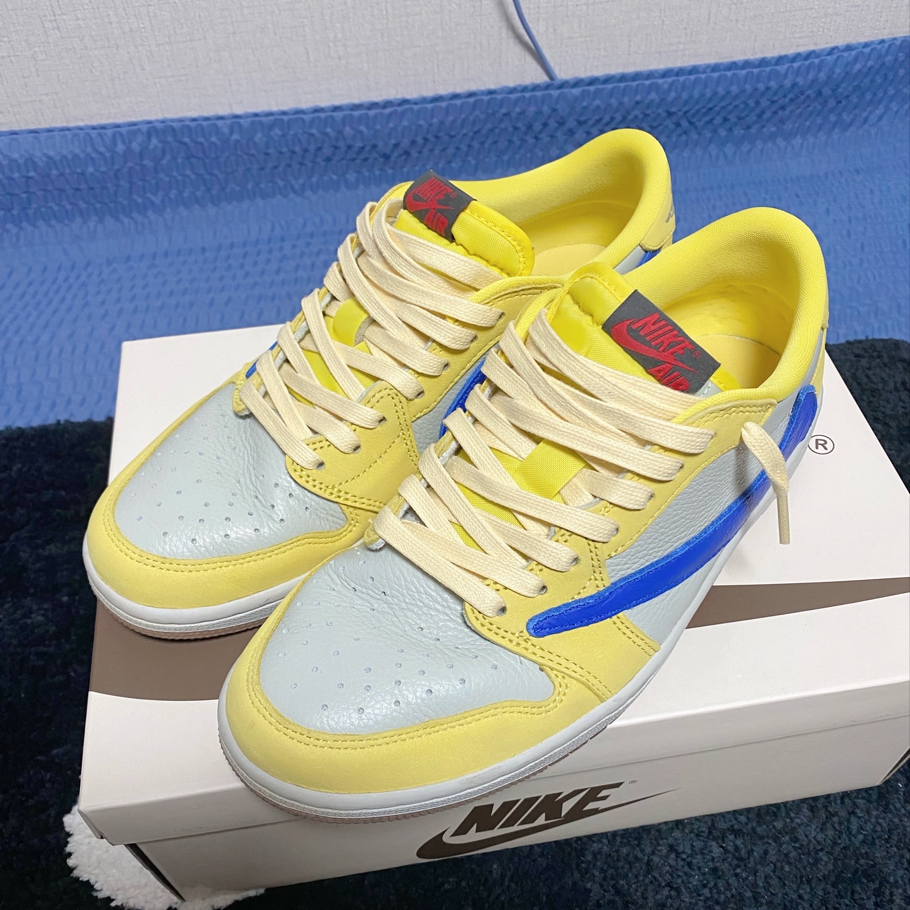 (W) Jordan 1 x Travis Scott Retro Low OG SP Canary 착용 스타일