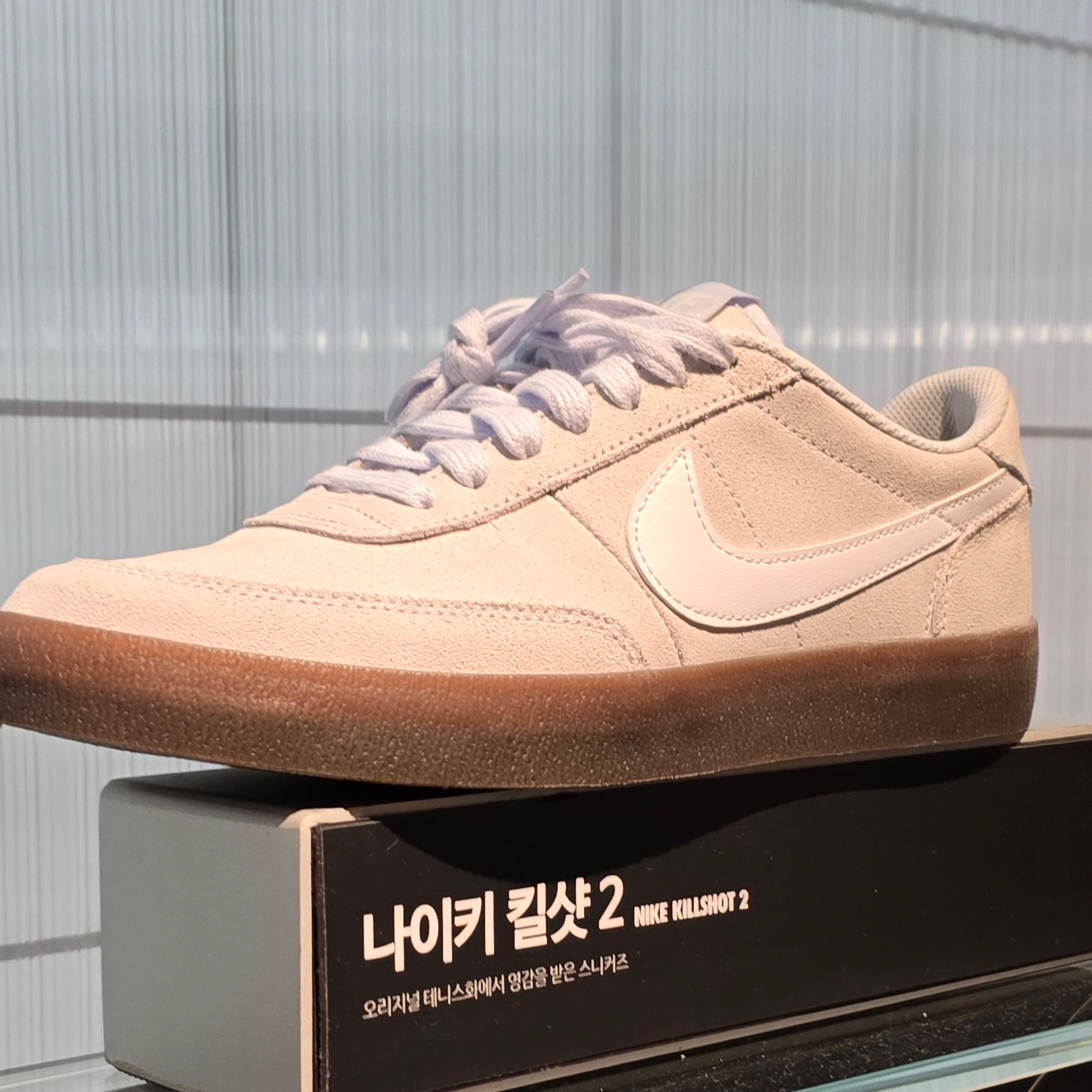 (W)  Nike Killshot 2 Sail Gum 착용 스타일