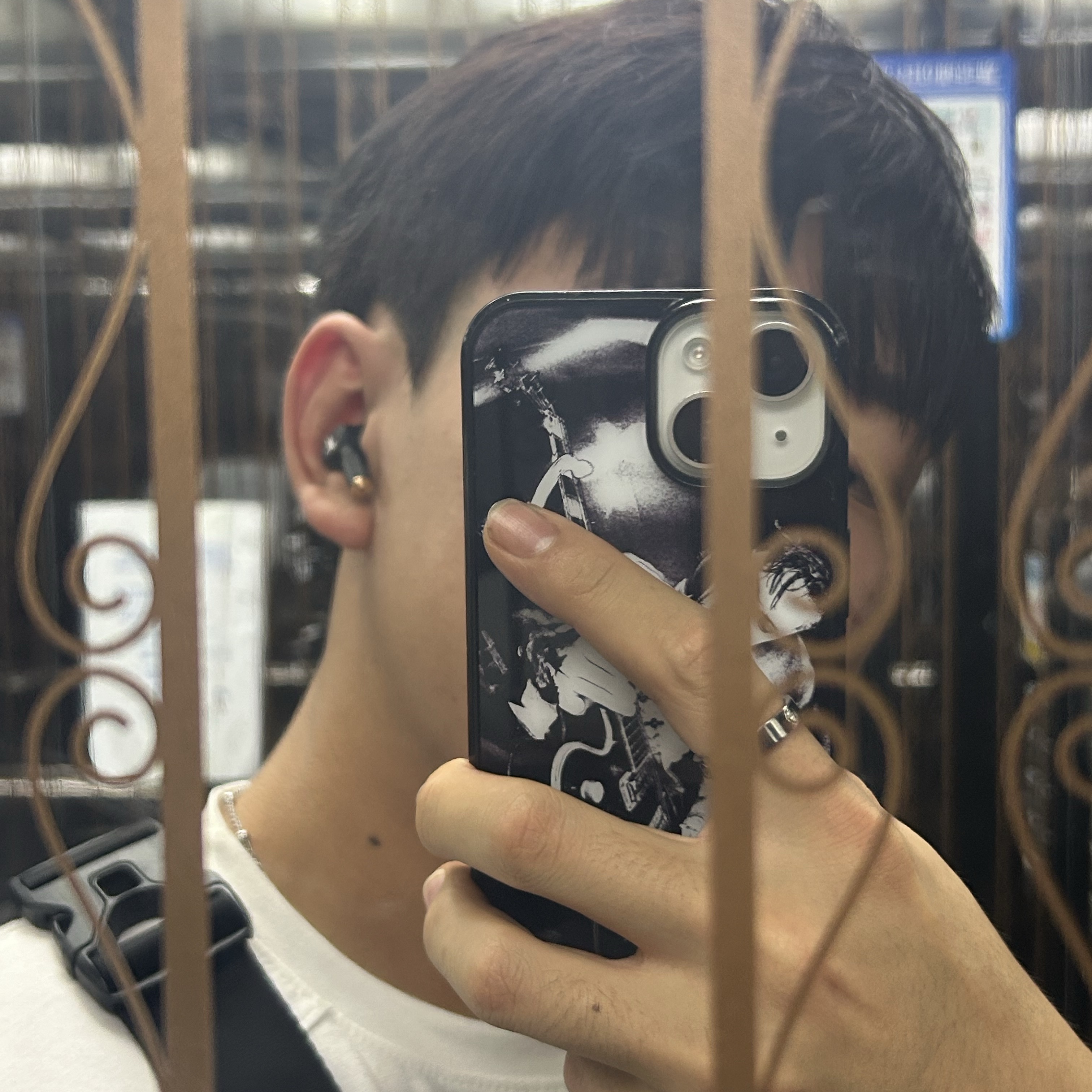 Marshall Motif II A.N.C Black (Korean Ver.) 착용 스타일