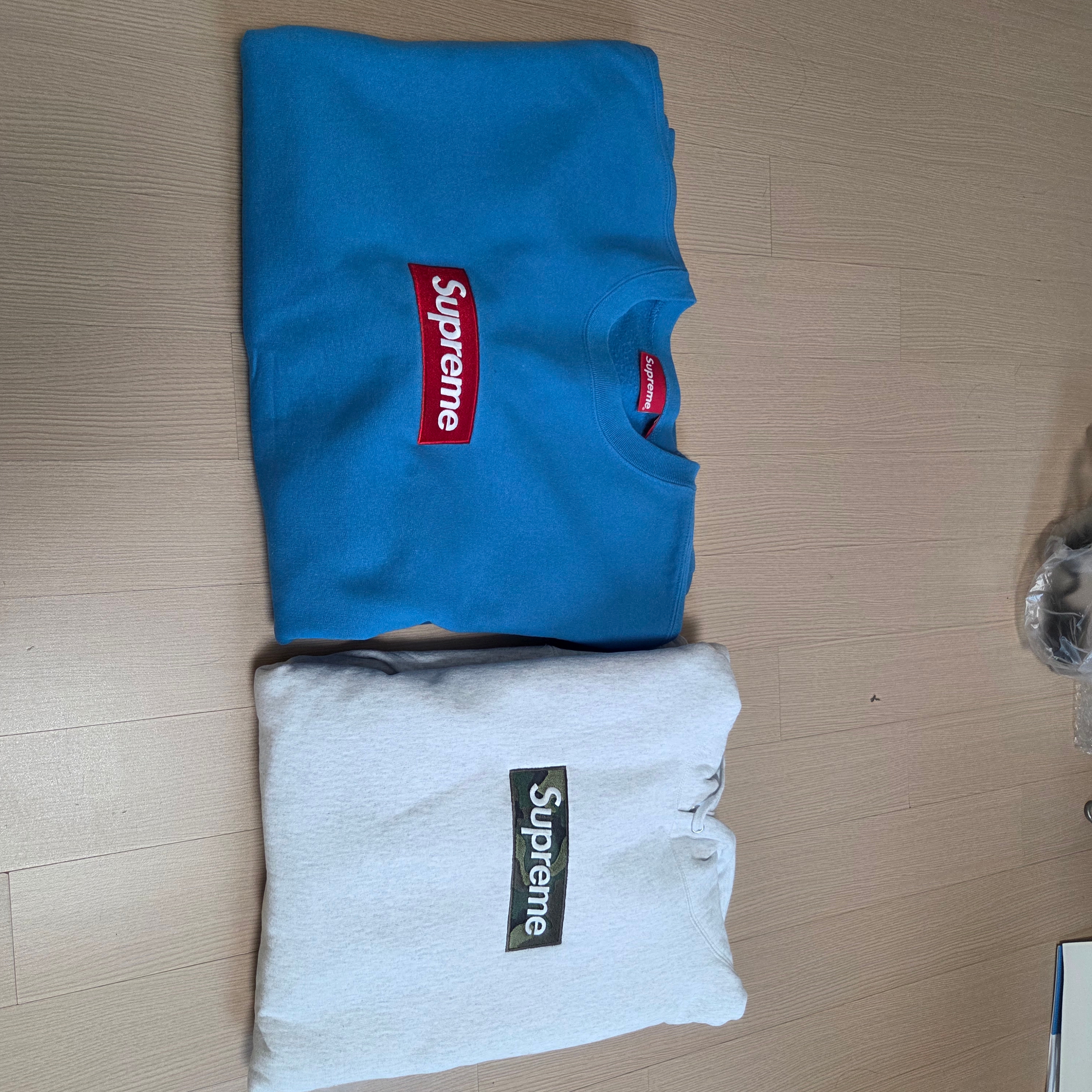 Supreme Box Logo Hooded Sweatshirt Ash Grey - 23FW 착용 스타일 - 2