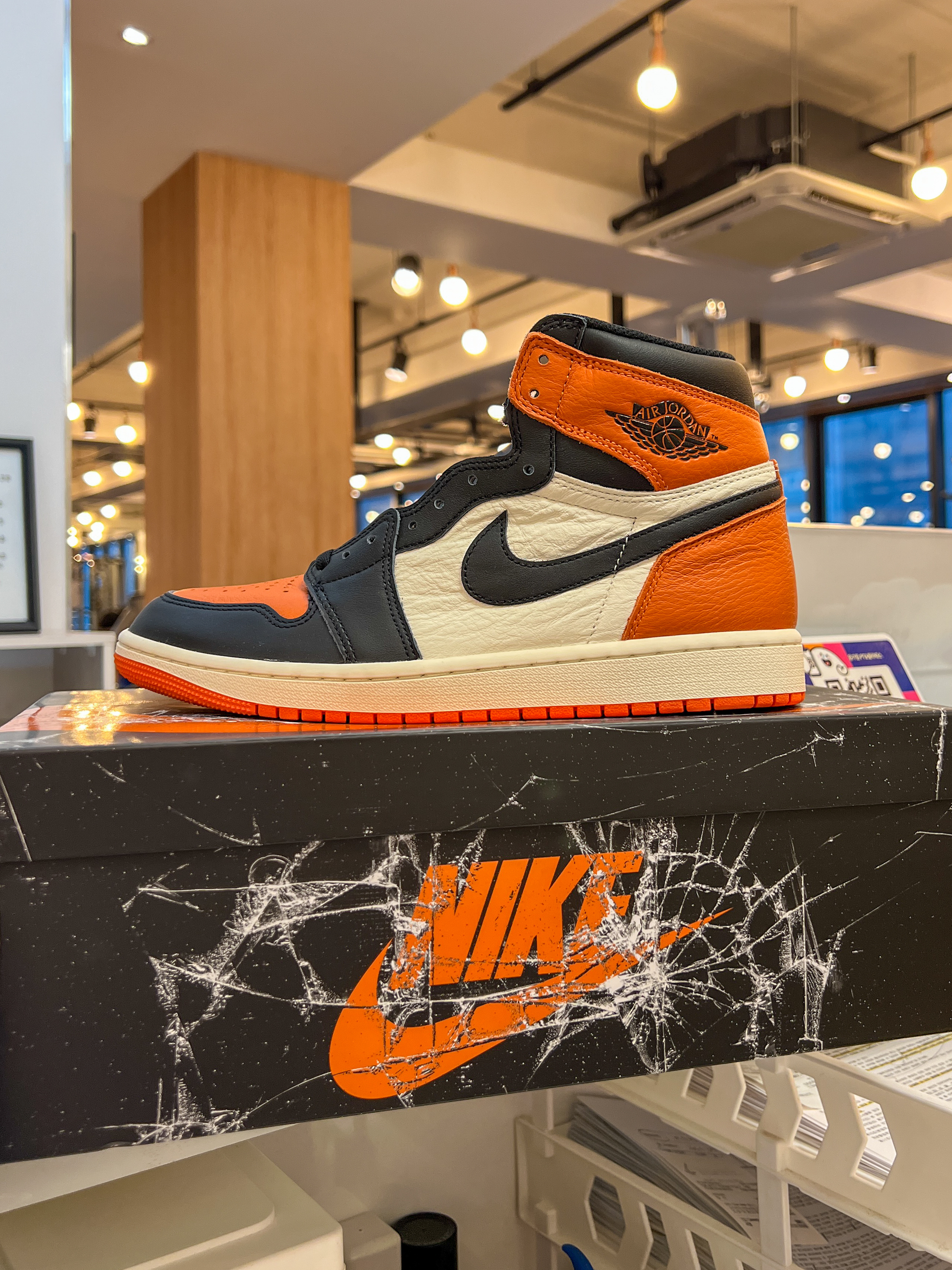 Jordan 1 Retro High OG Shattered Backboard 착용 스타일