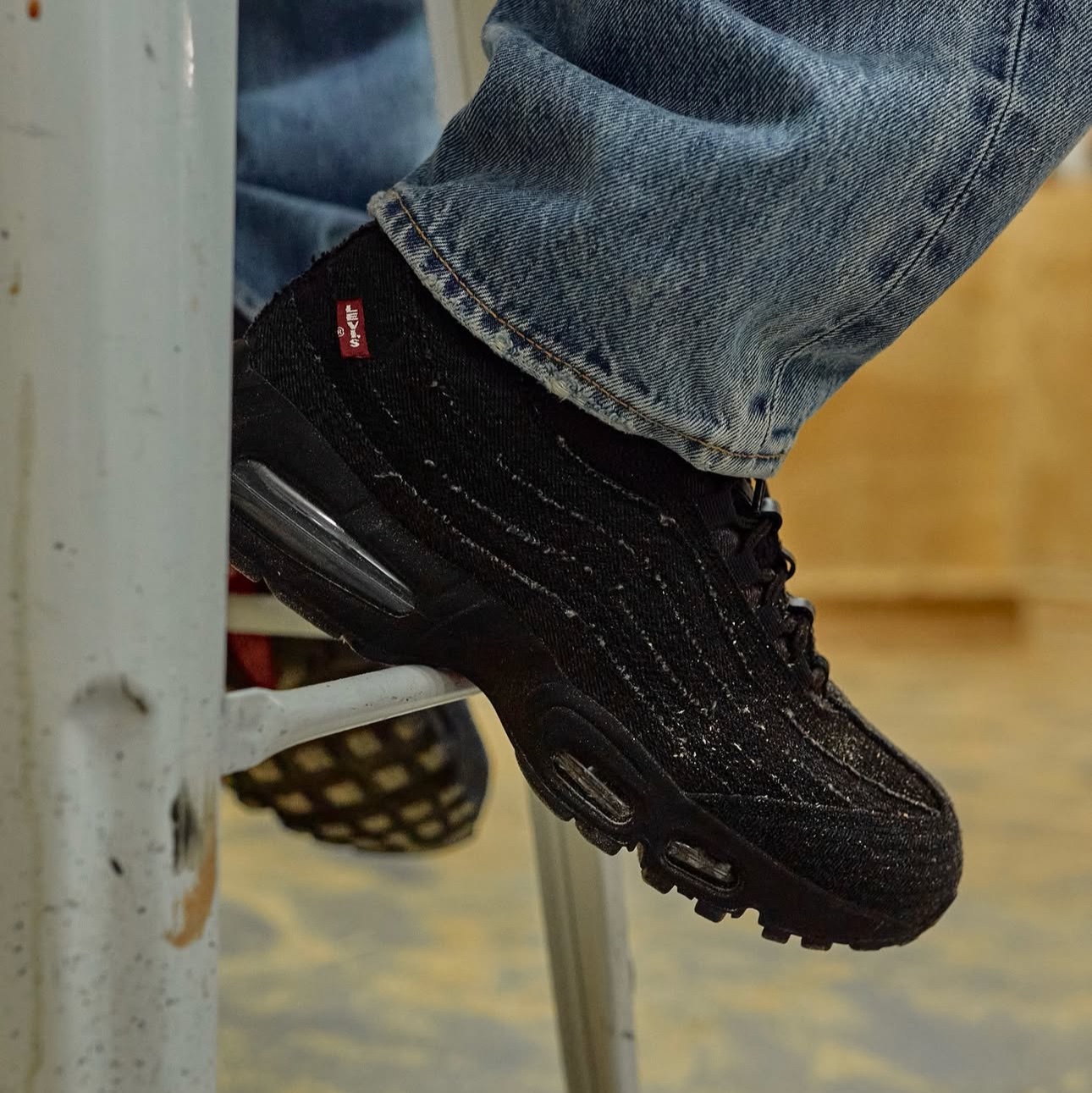 Nike x Levi's Air Max 95 Black 착용 스타일 - 4