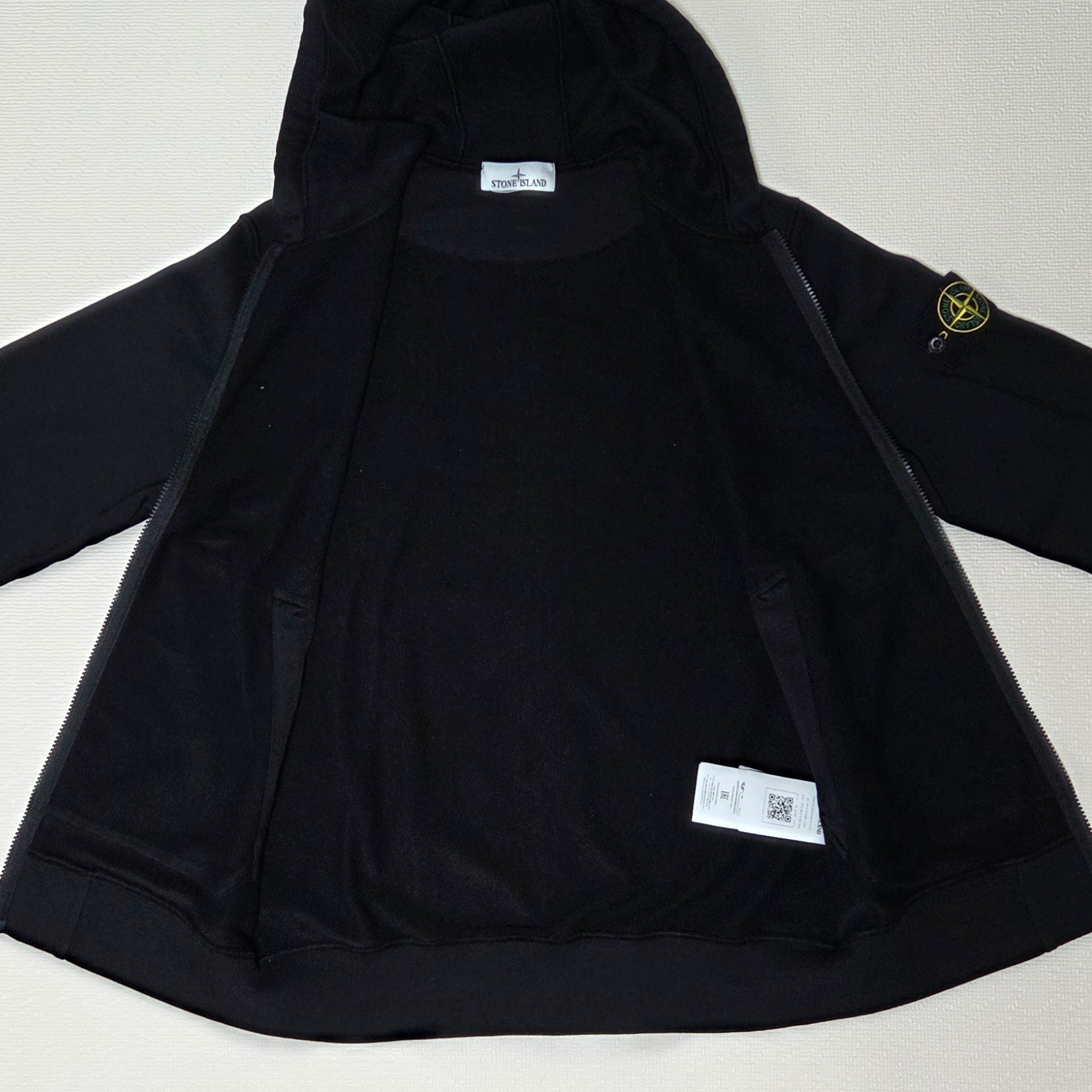 Stone Island 6100042 Organic Cotton Fleece Hooded Sweatshirt with Drawstring Hood and Zipper Black - 25SS 착용 스타일 - 3