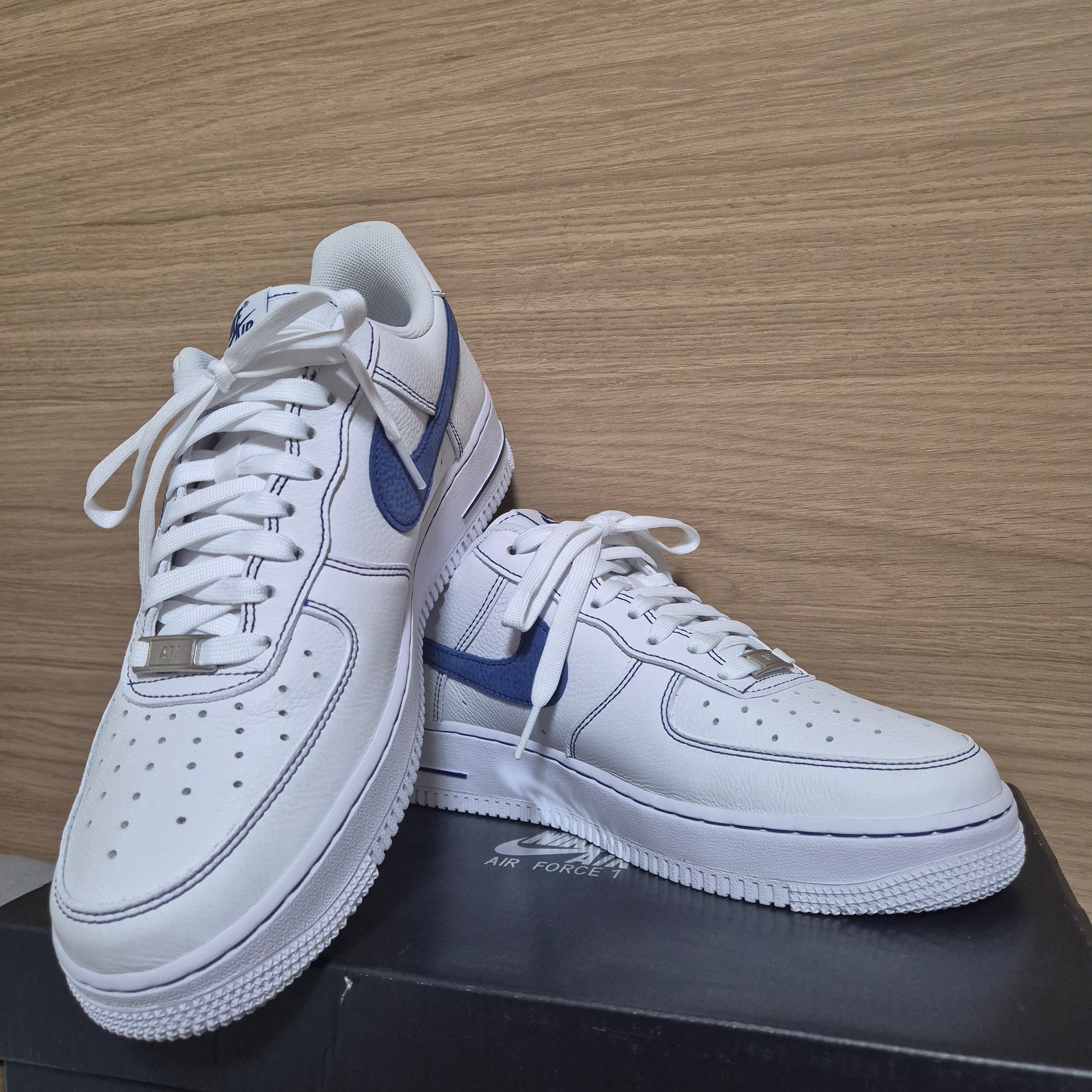 Nike Air Force 1 '07 LV8 White Deep Royal Blue 착용 스타일