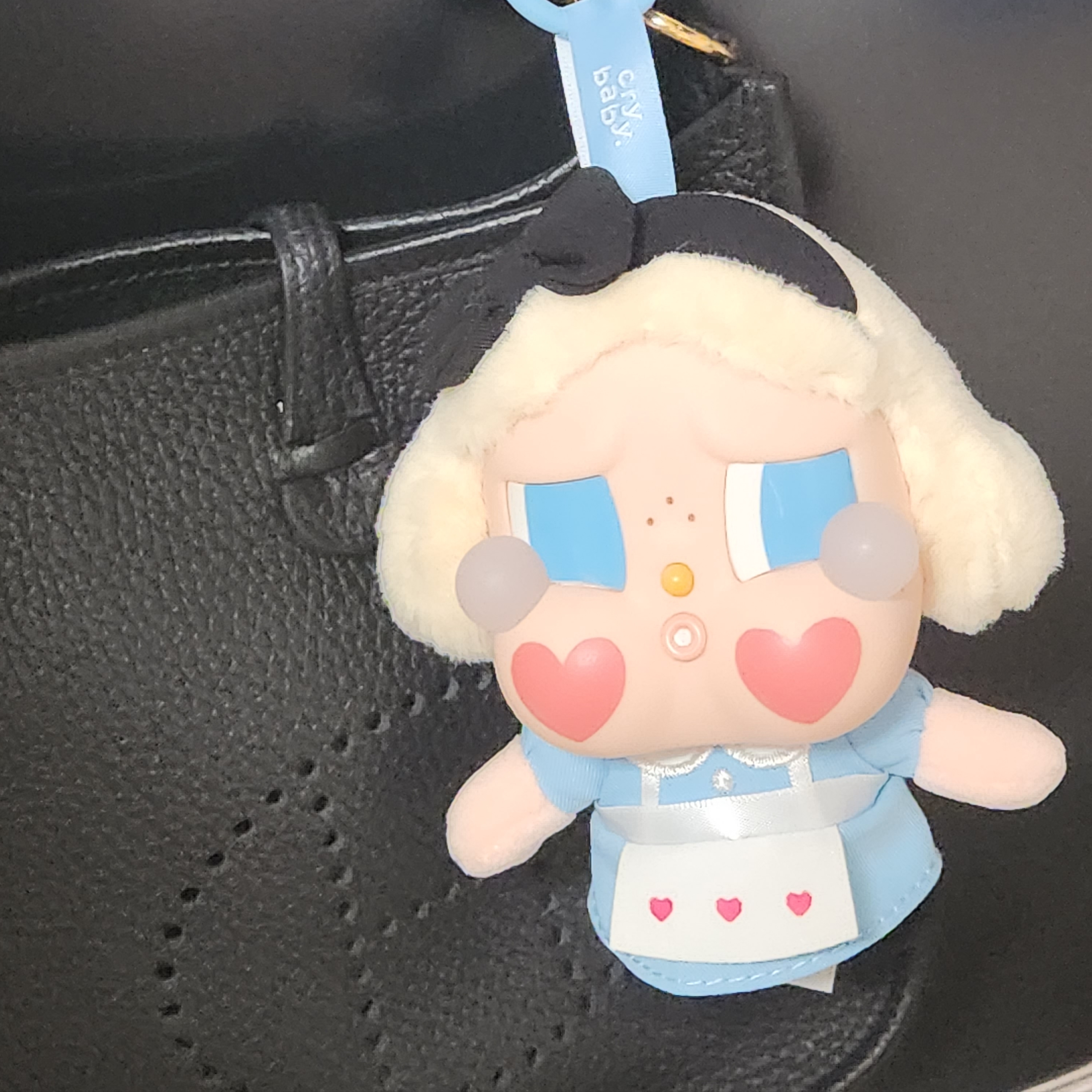 Pop Mart Crybaby Crying Again Series Plush Keyring She's Alice (Opened Case), Hermes Evelyne 16 Amazone Bag Clemence & Gold Noir 착용 스타일 - 2