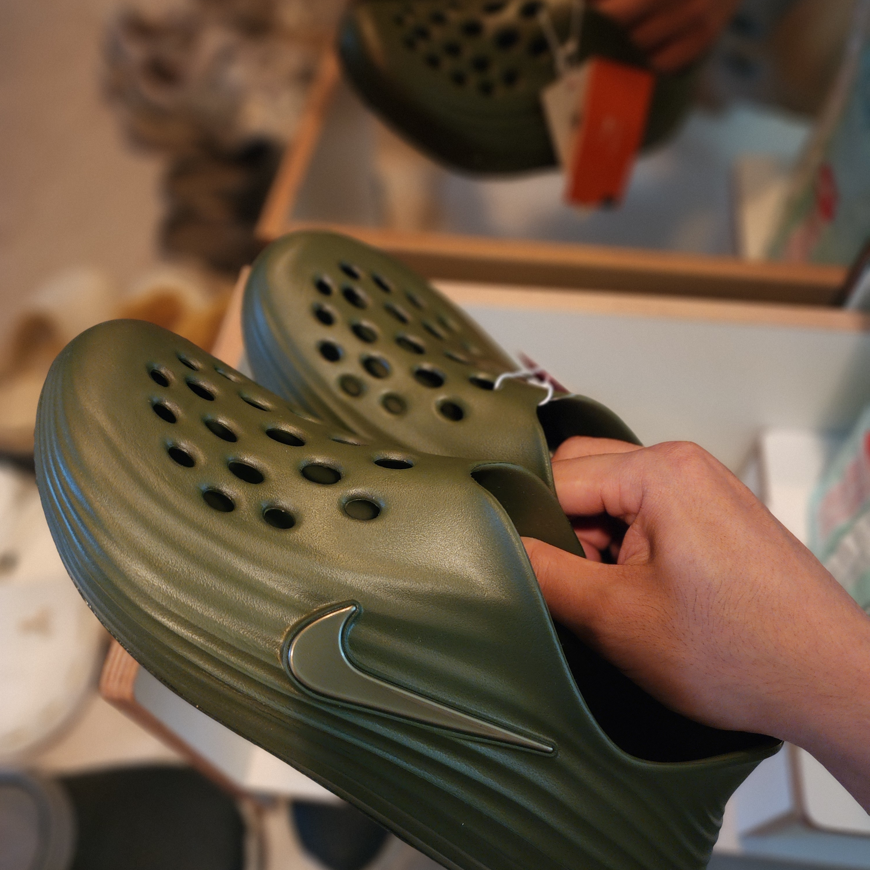 Nike ReactX Rejuven8 Medium Olive 착용 스타일 - 2
