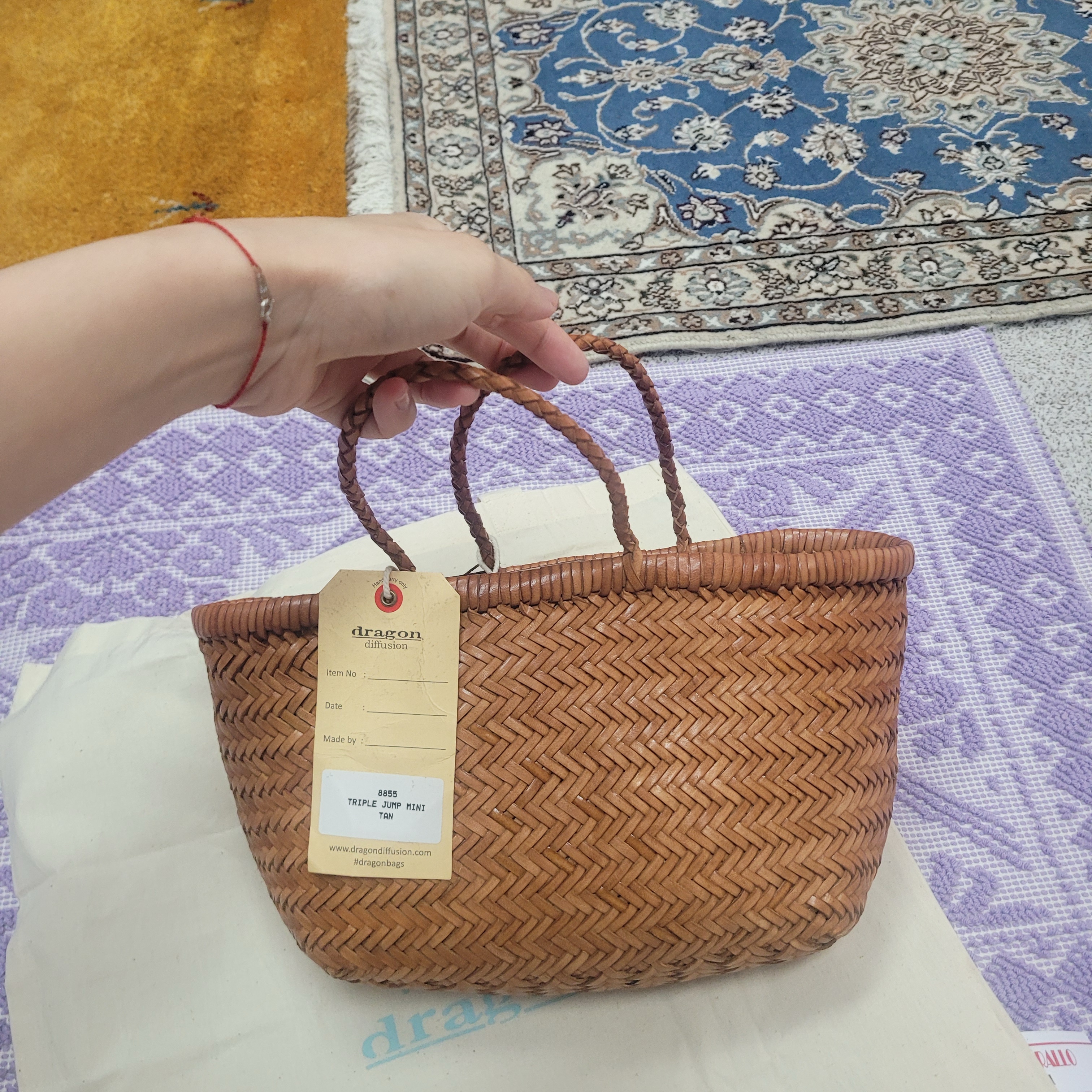 Dragon Diffusion Triple Jump Mini Tan 착용 스타일 - 1