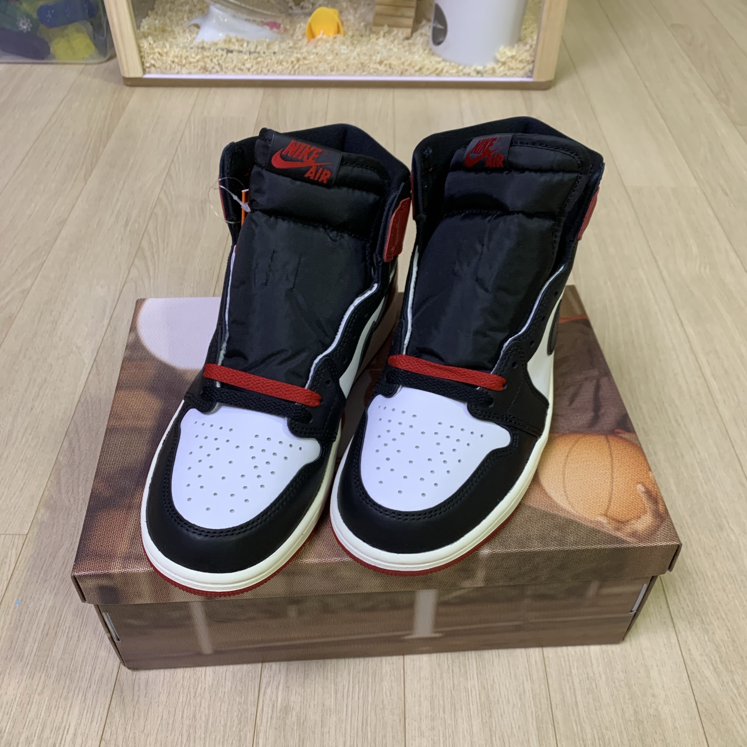 Jordan 1 Retro High OG Black Toe 착용 스타일 - 2