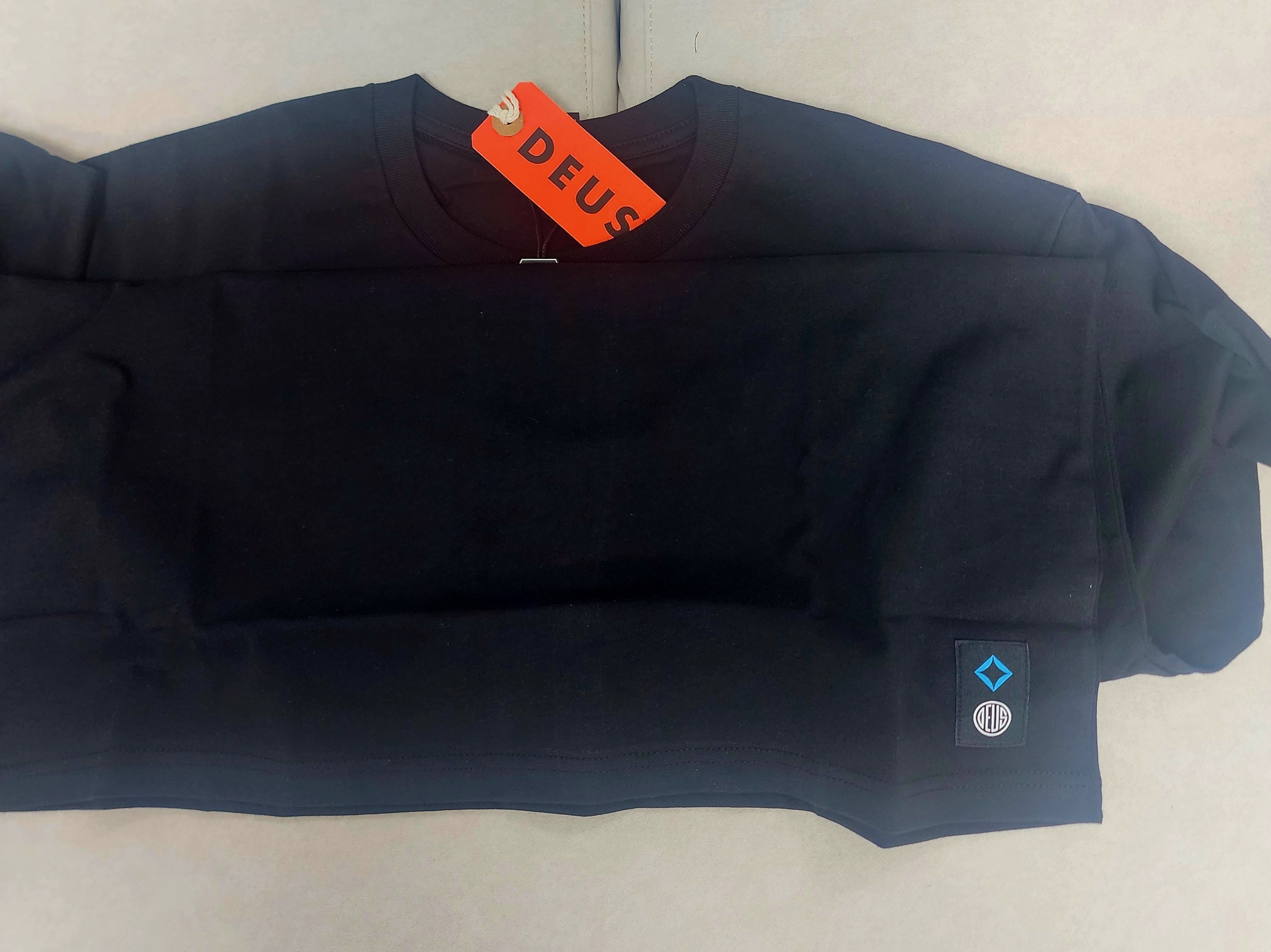 Helinox x Deus Ex Machina T-Shirt Black 착용 스타일 - 2
