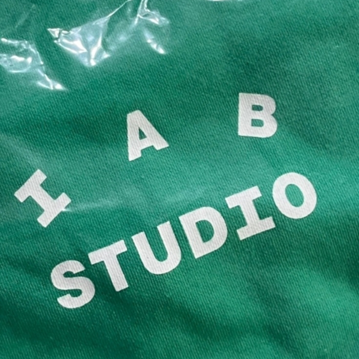 IAB Studio x Kakao Friends T-Shirt Con Green 착용 스타일