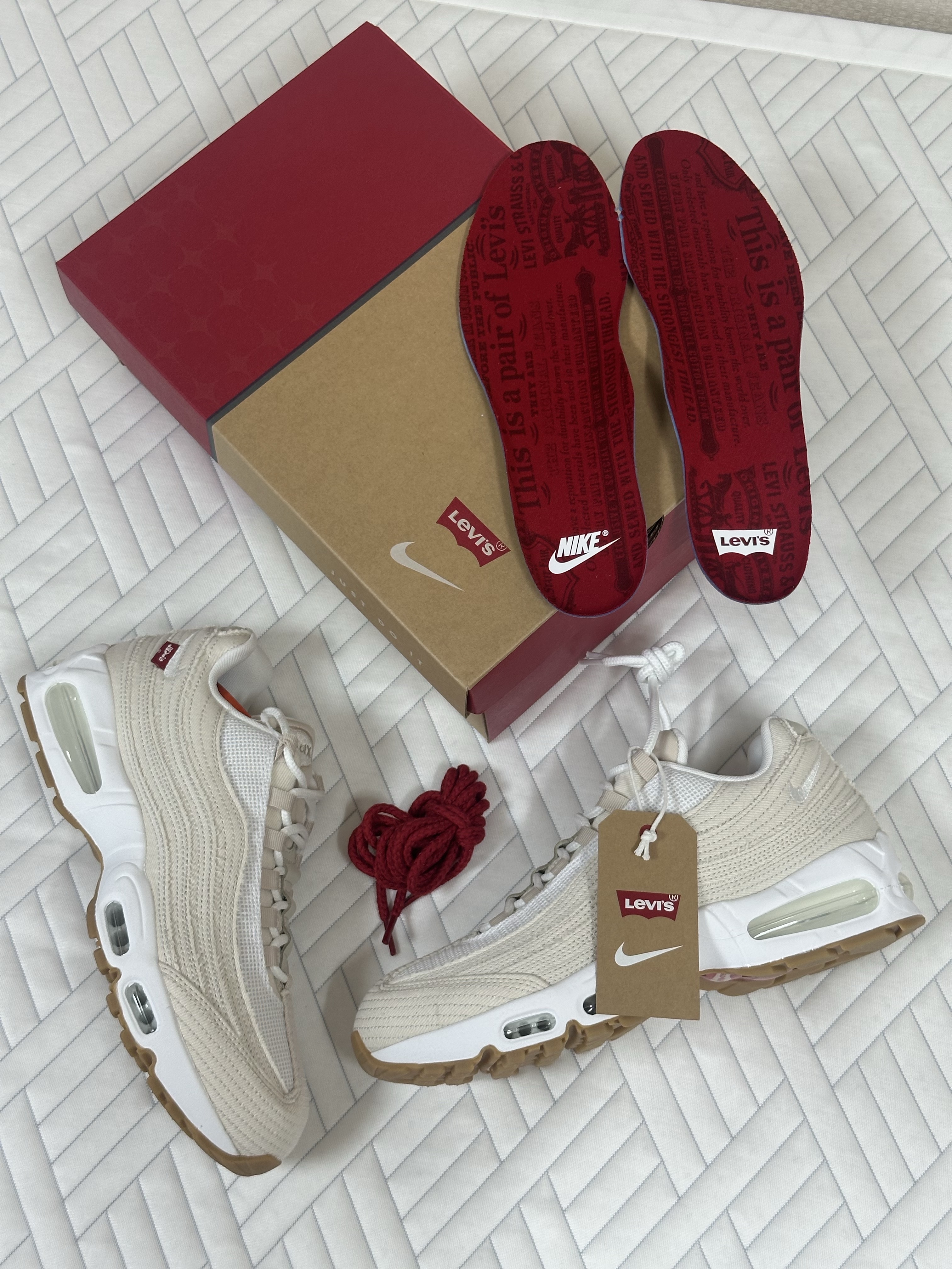 Nike x Levi's Air Max 95 White and Ecru 착용 스타일 - 1