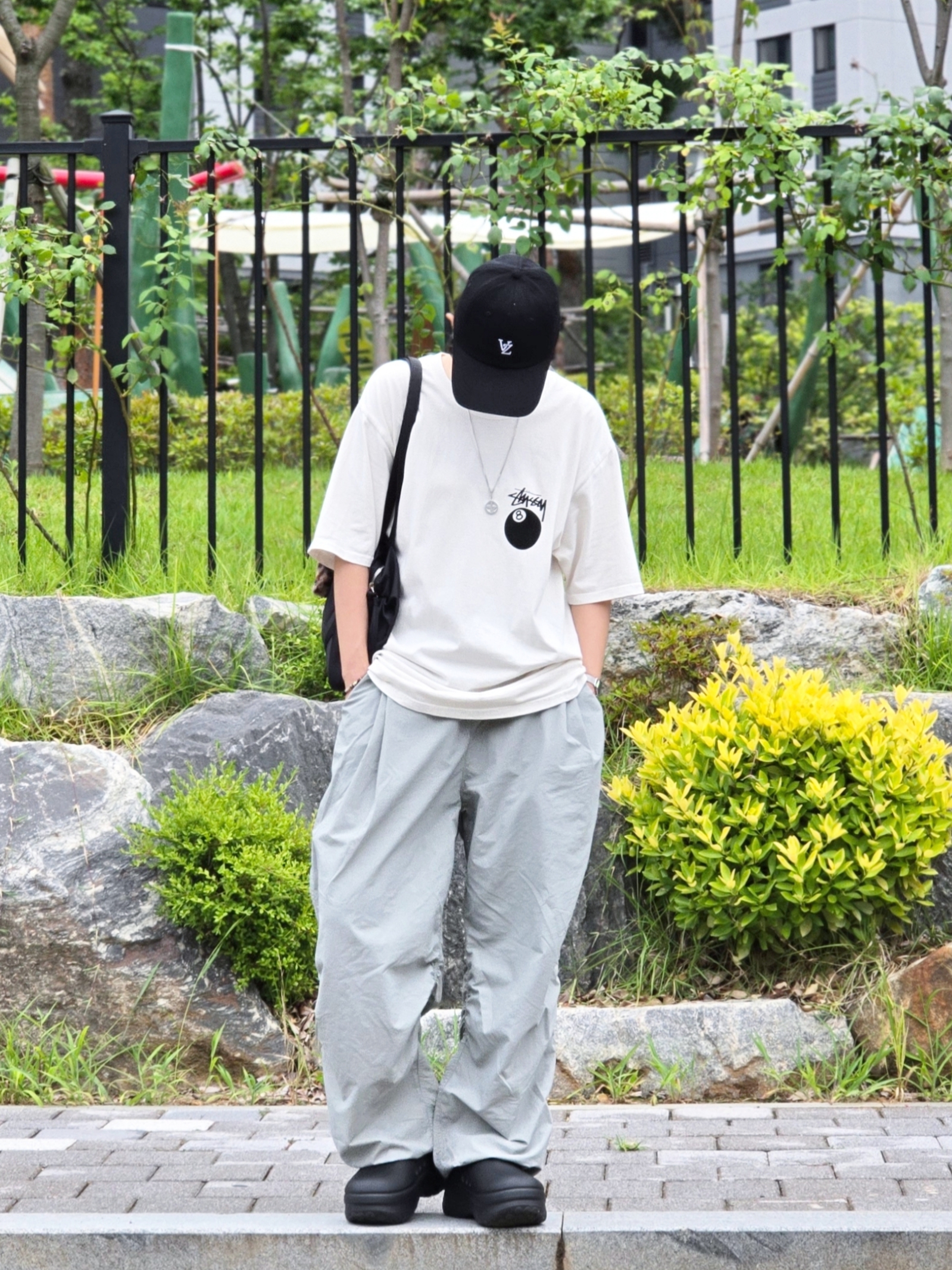 Stussy 8 Ball Pigment Dyed T-Shirt Natural, (W) Adidas Adifom Stan Smith Mule Core Black 착용 스타일 - 1
