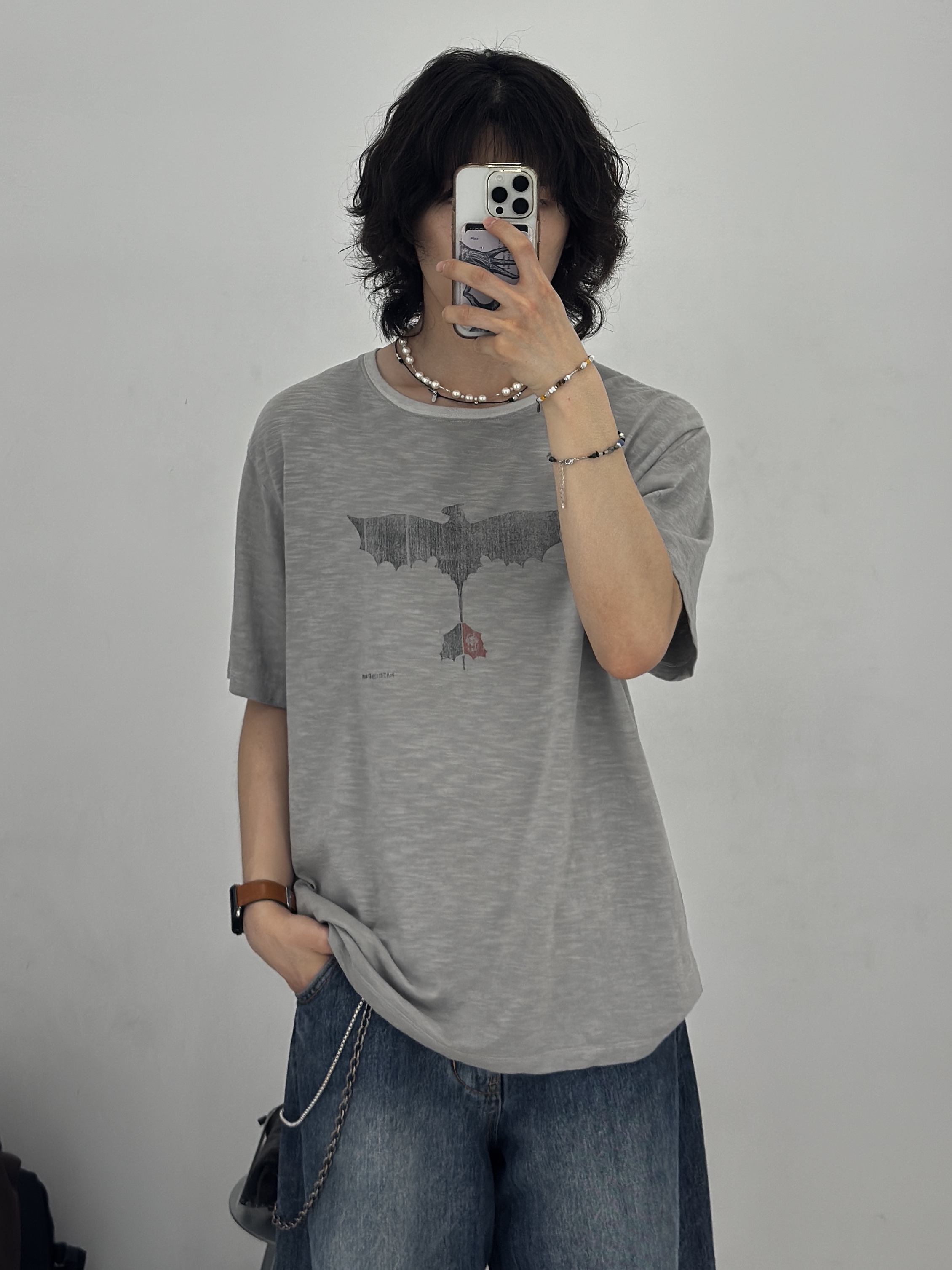 Hatchingroom Wide Curve Jeans Washed Blue, Hatchingroom Dragon Toy Keyring 착용 스타일 - 2