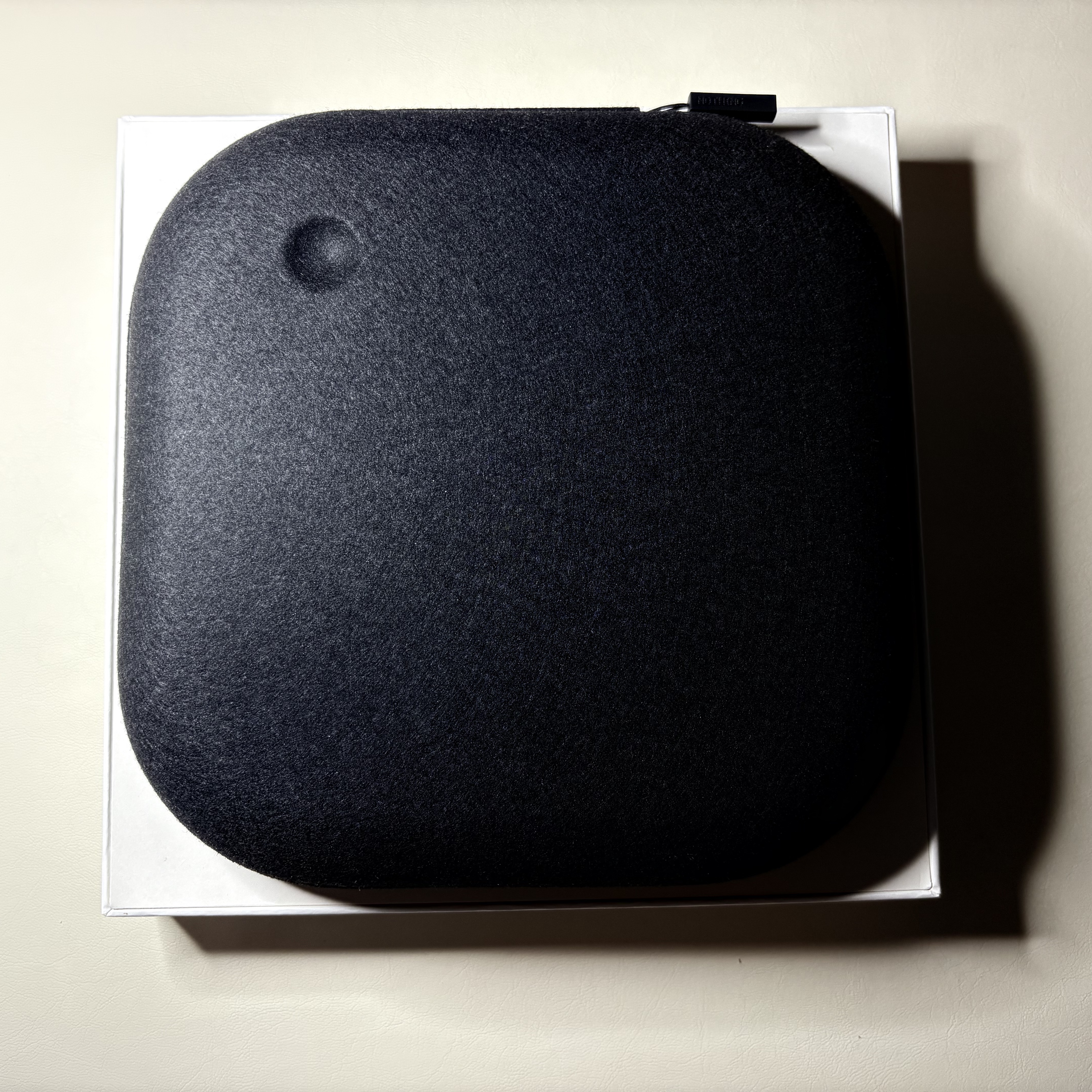 Nothing Headphone (1) White 착용 스타일 - 3