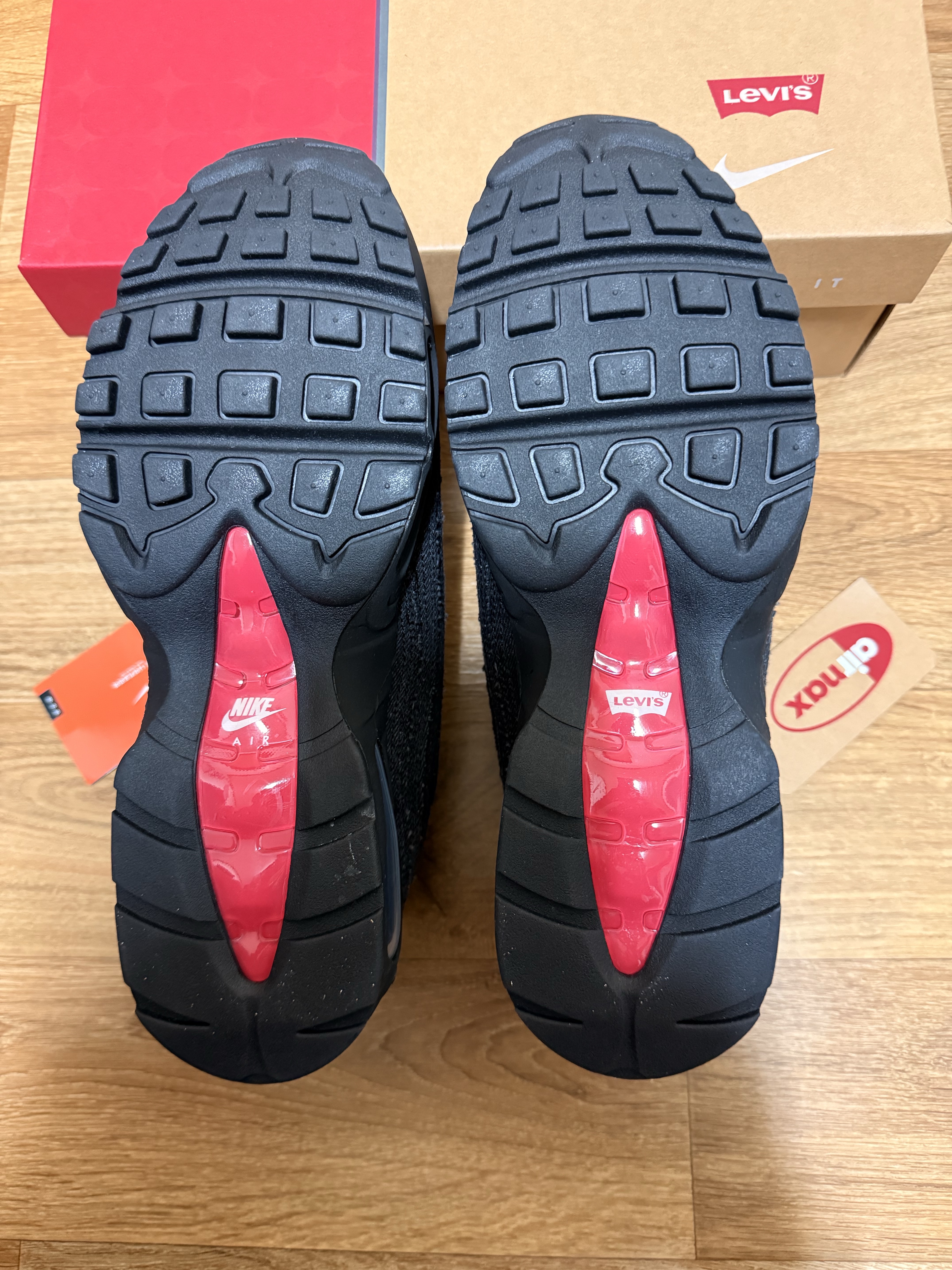 Nike x Levi's Air Max 95 Black 착용 스타일 - 6