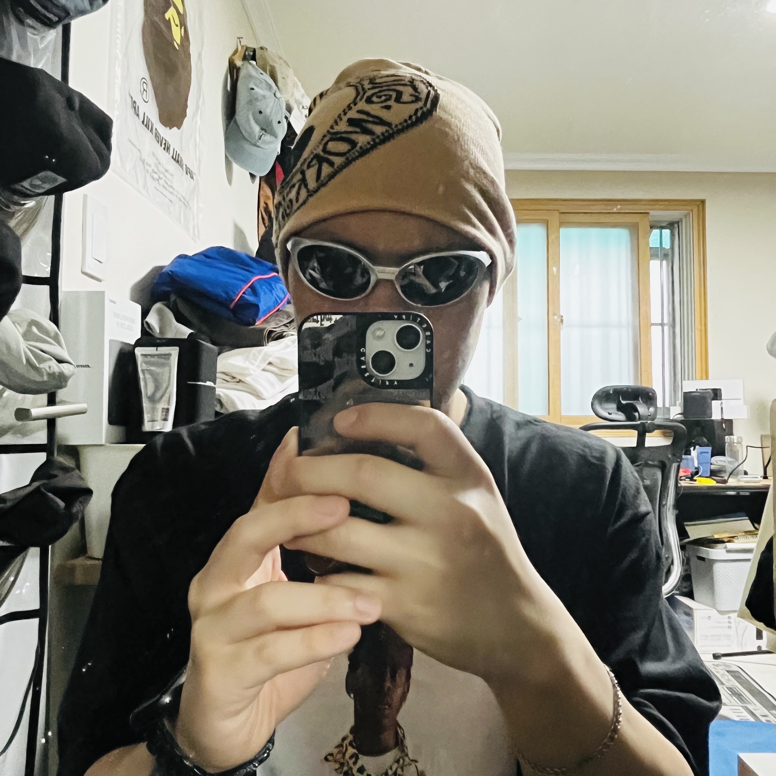 Stussy x Our Legacy Work Shop Skullcap Peach, Oakley Eye Jacket Redux Silver Frame Prizm Black Polarized Lenses High Bridge Fit 착용 스타일