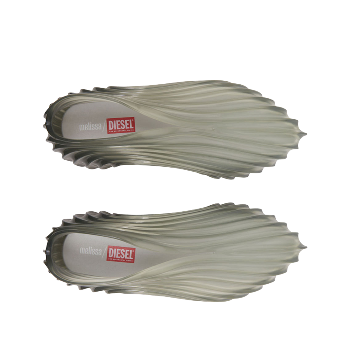 디젤 x 멜리사 퀀텀 슬립온 스니커즈 인 멜플렉스 라이트 그레이(Diesel x Melissa Quantum Slip-On Sneakers in Melflex Light Grey) - 2