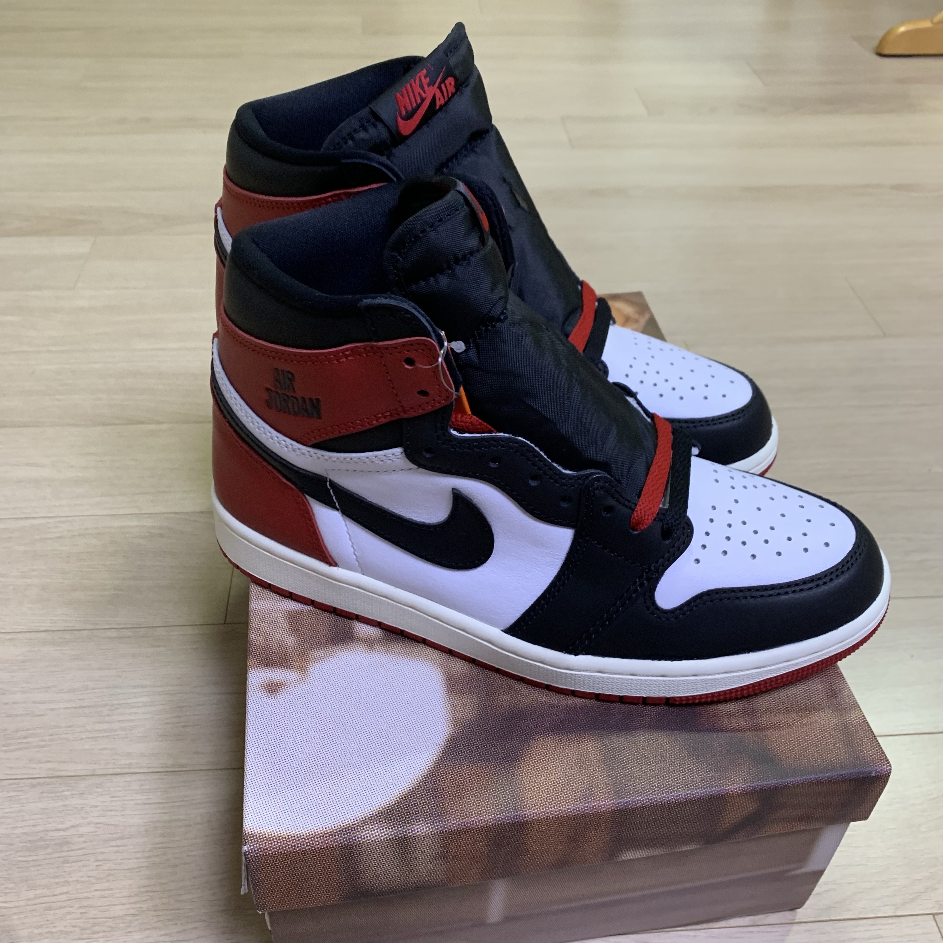 Jordan 1 Retro High OG Black Toe 착용 스타일 - 4