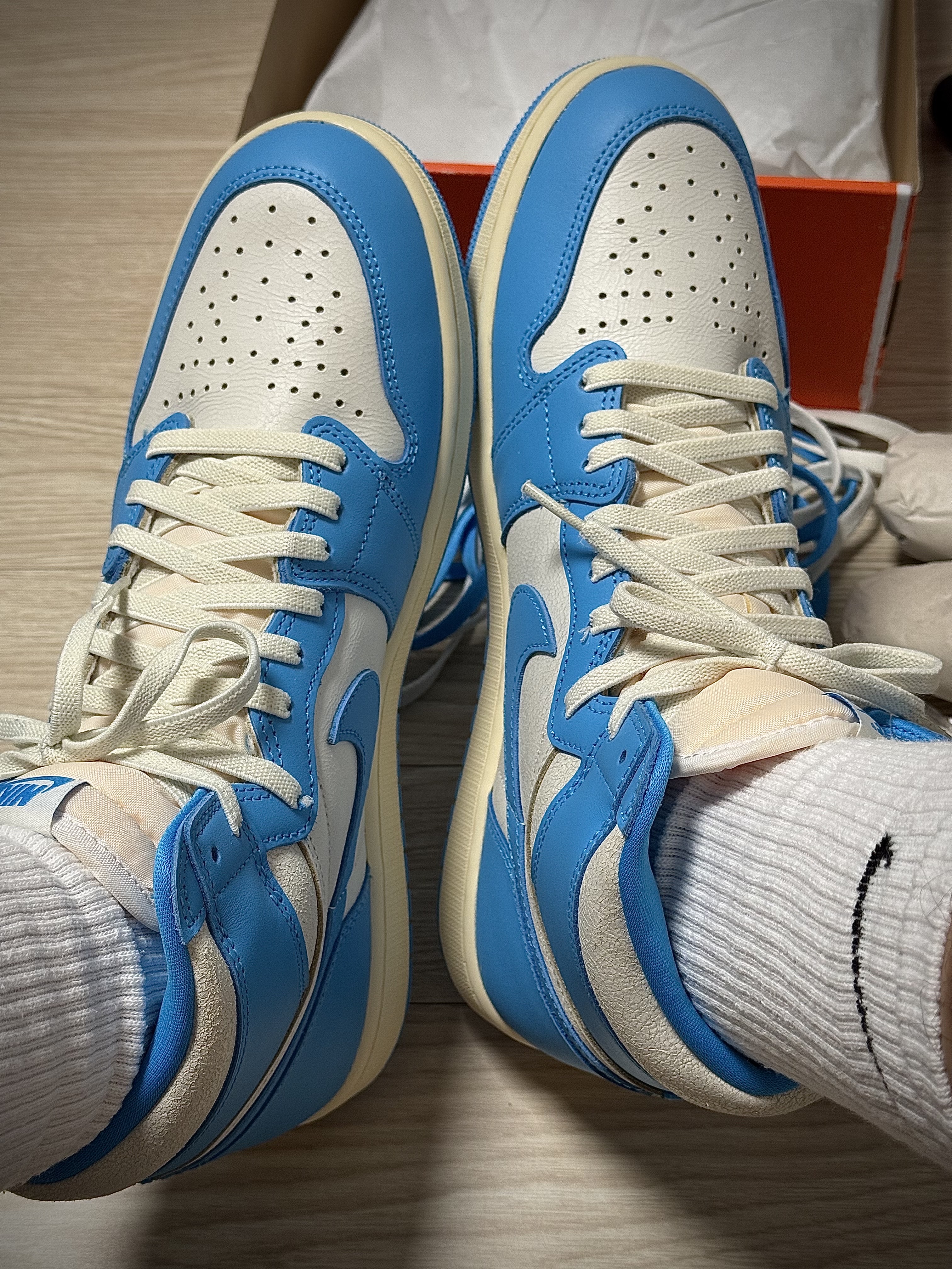 Jordan 1 Retro High OG UNC Reimagined 착용 스타일