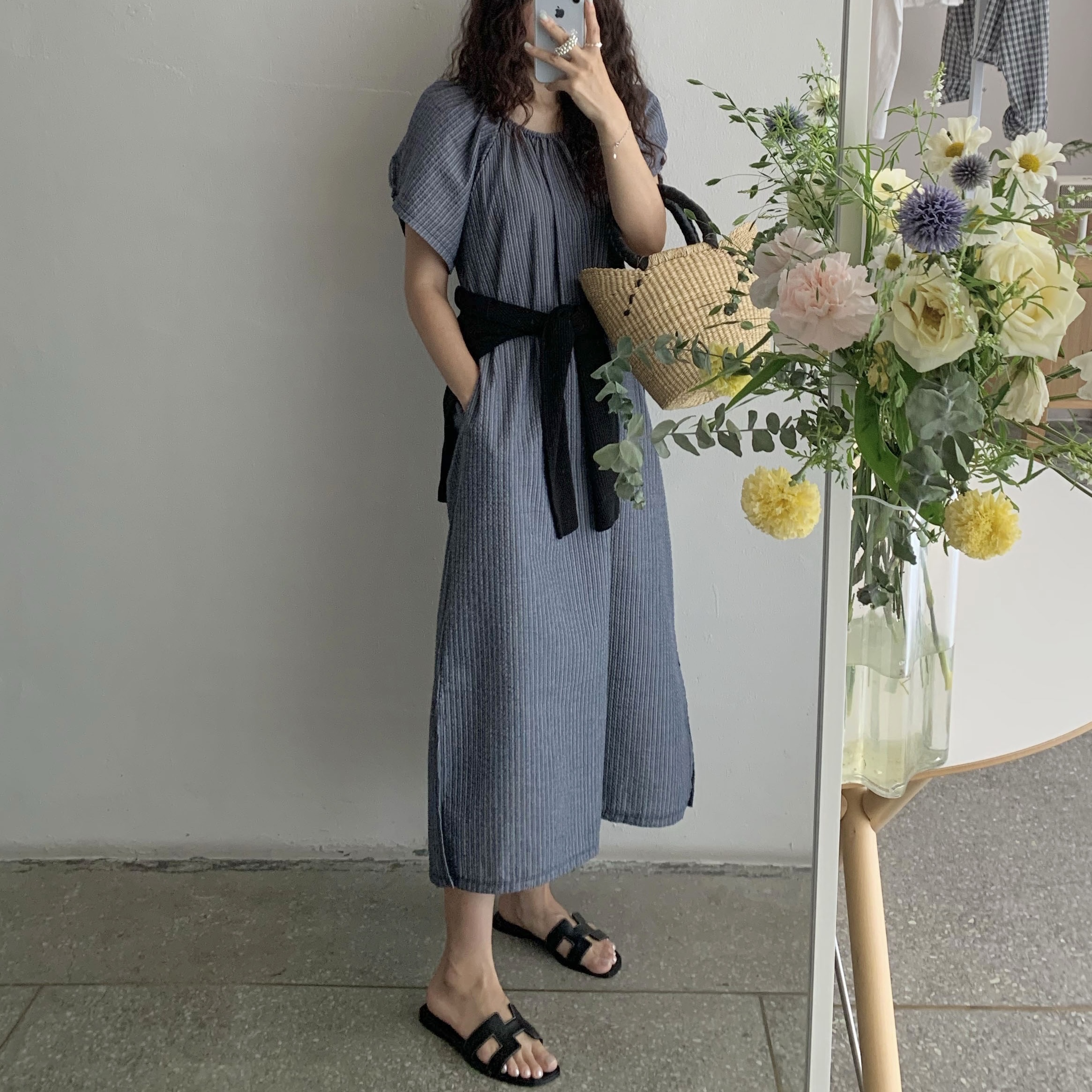 (W) Hermes Oran Sandal Calfskin & Noir Piqures Ecrues 착용 스타일 - 2