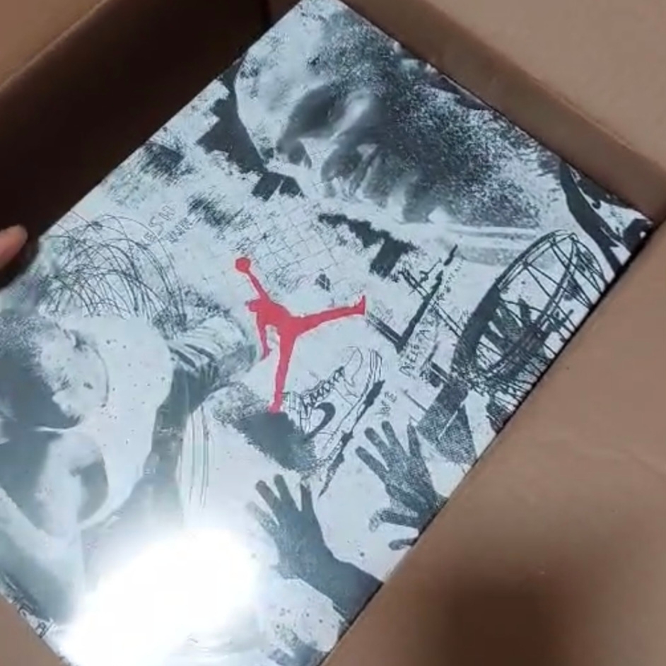 Jordan 1 Low SE White Varsity Red 착용 스타일 - 1