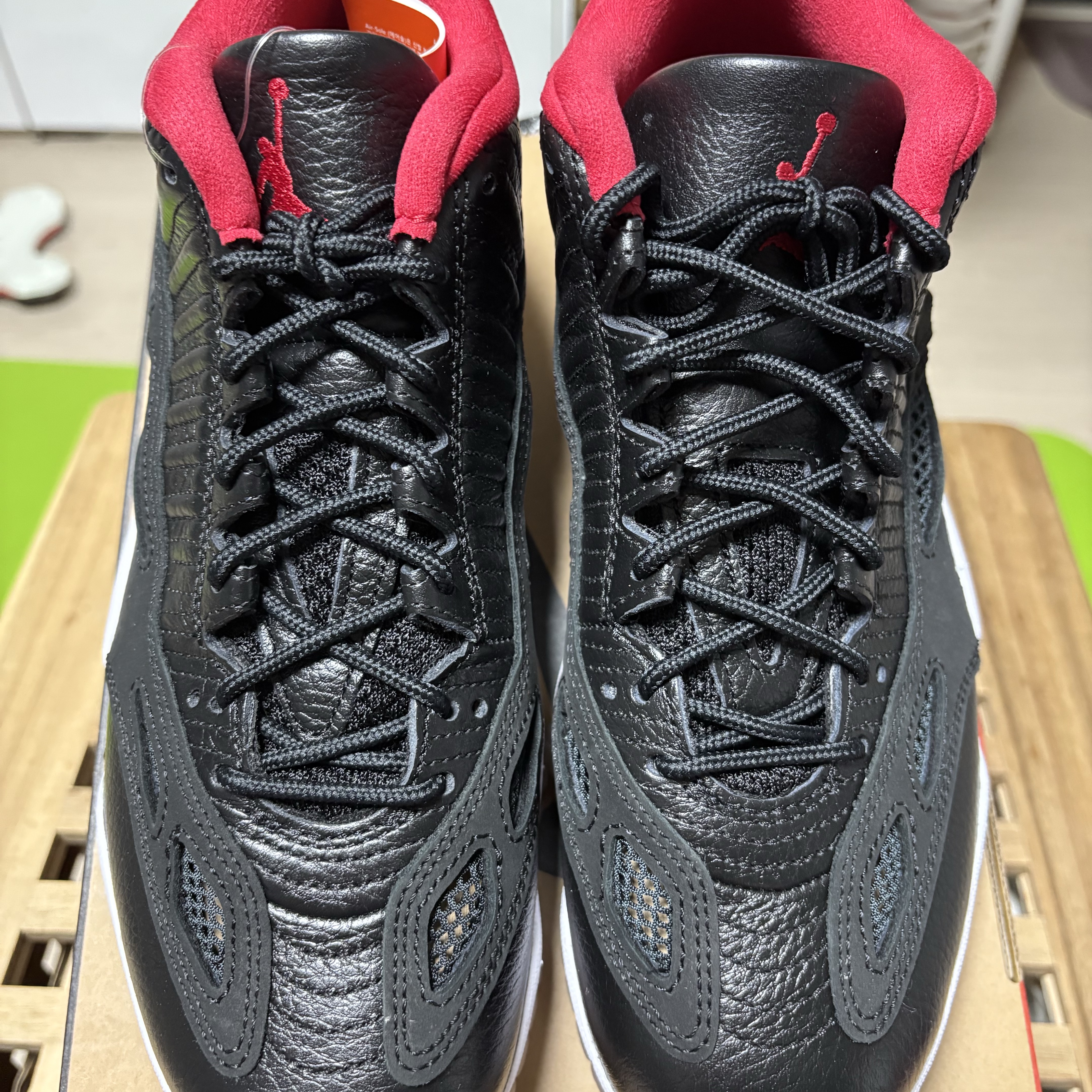 Jordan 11 Retro Low IE Bred 2021 착용 스타일 - 4