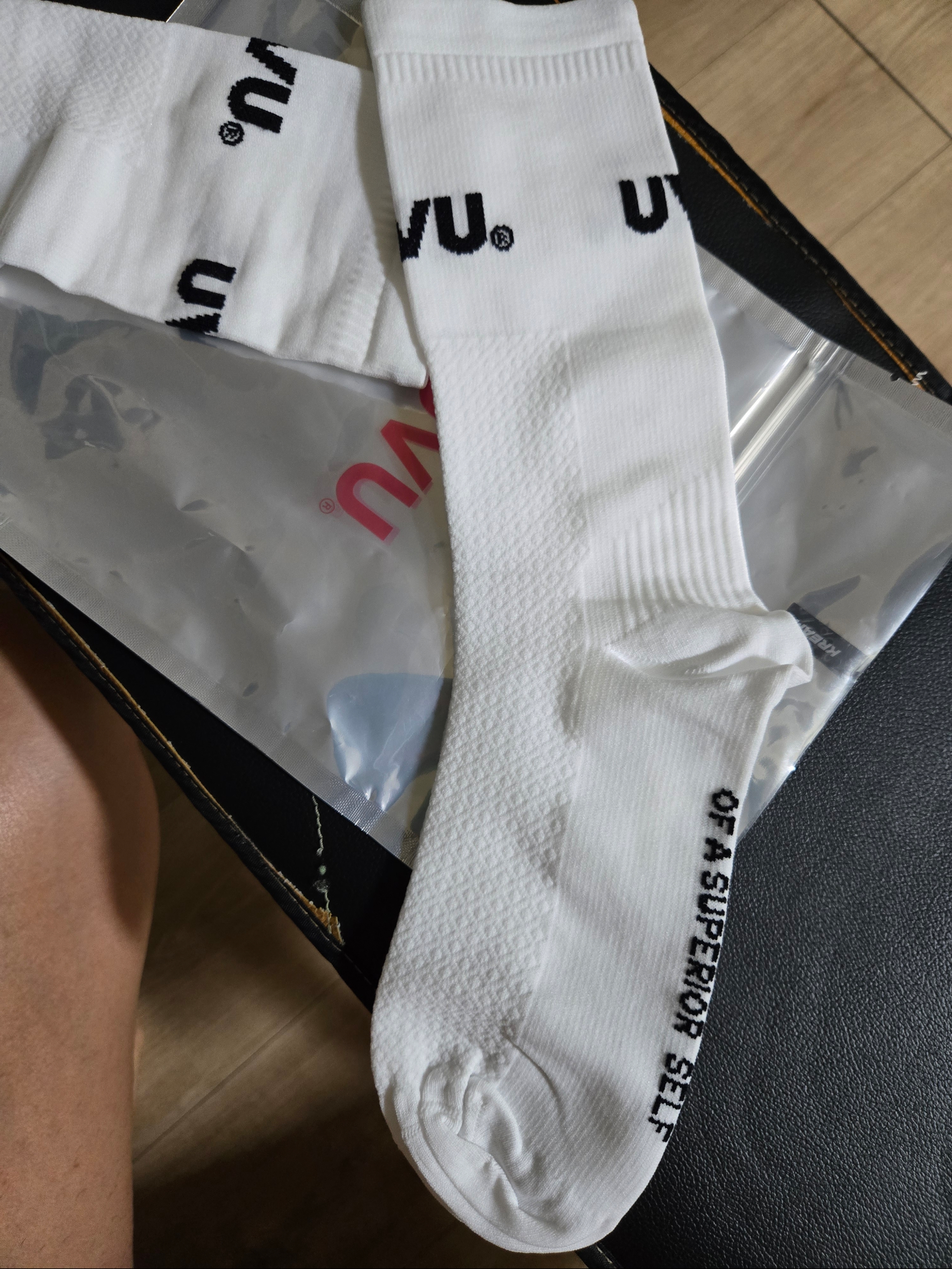 UVU Running Sock White 착용 스타일