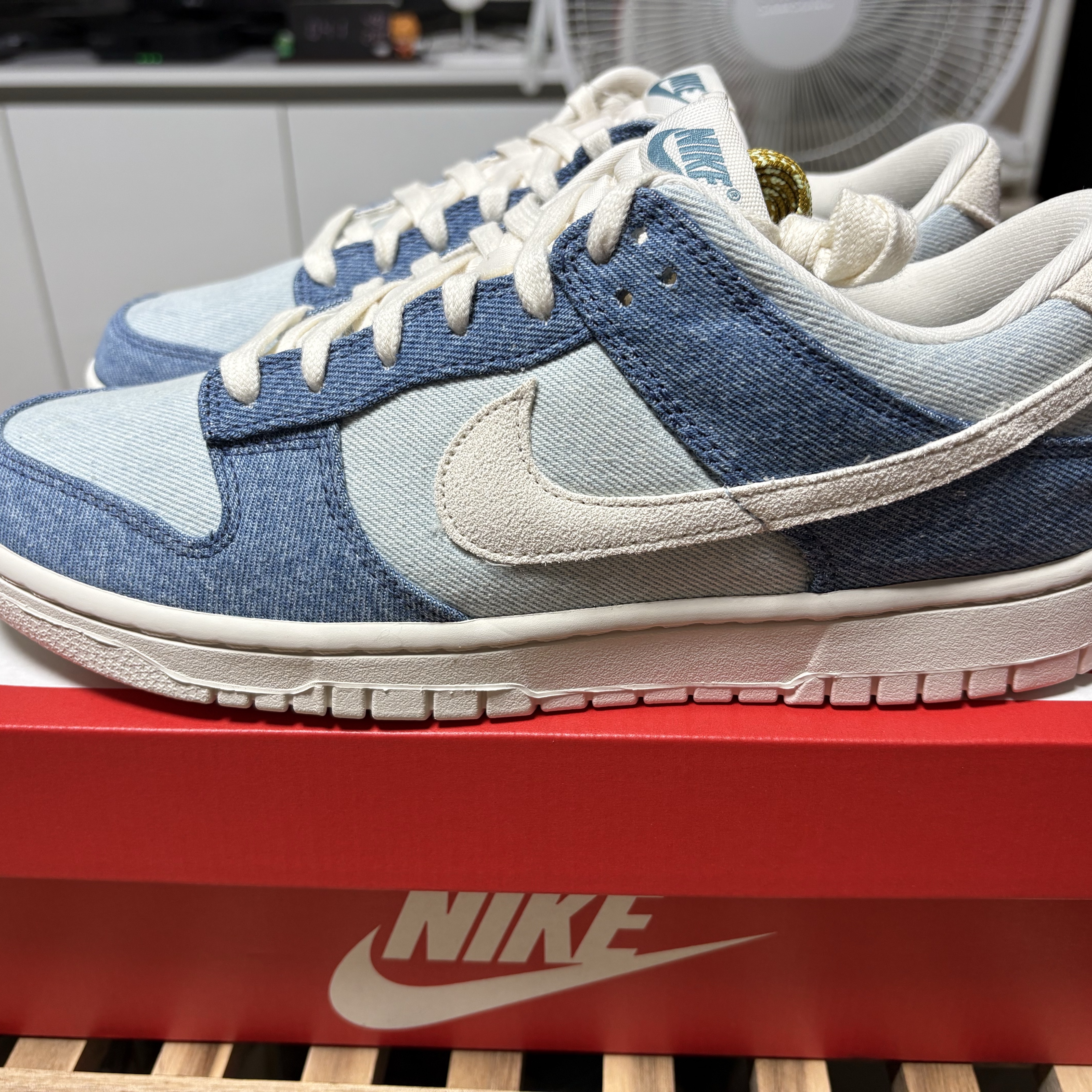 (W) Nike Dunk Low Smokey Blue Denim Turquoise 착용 스타일 - 1