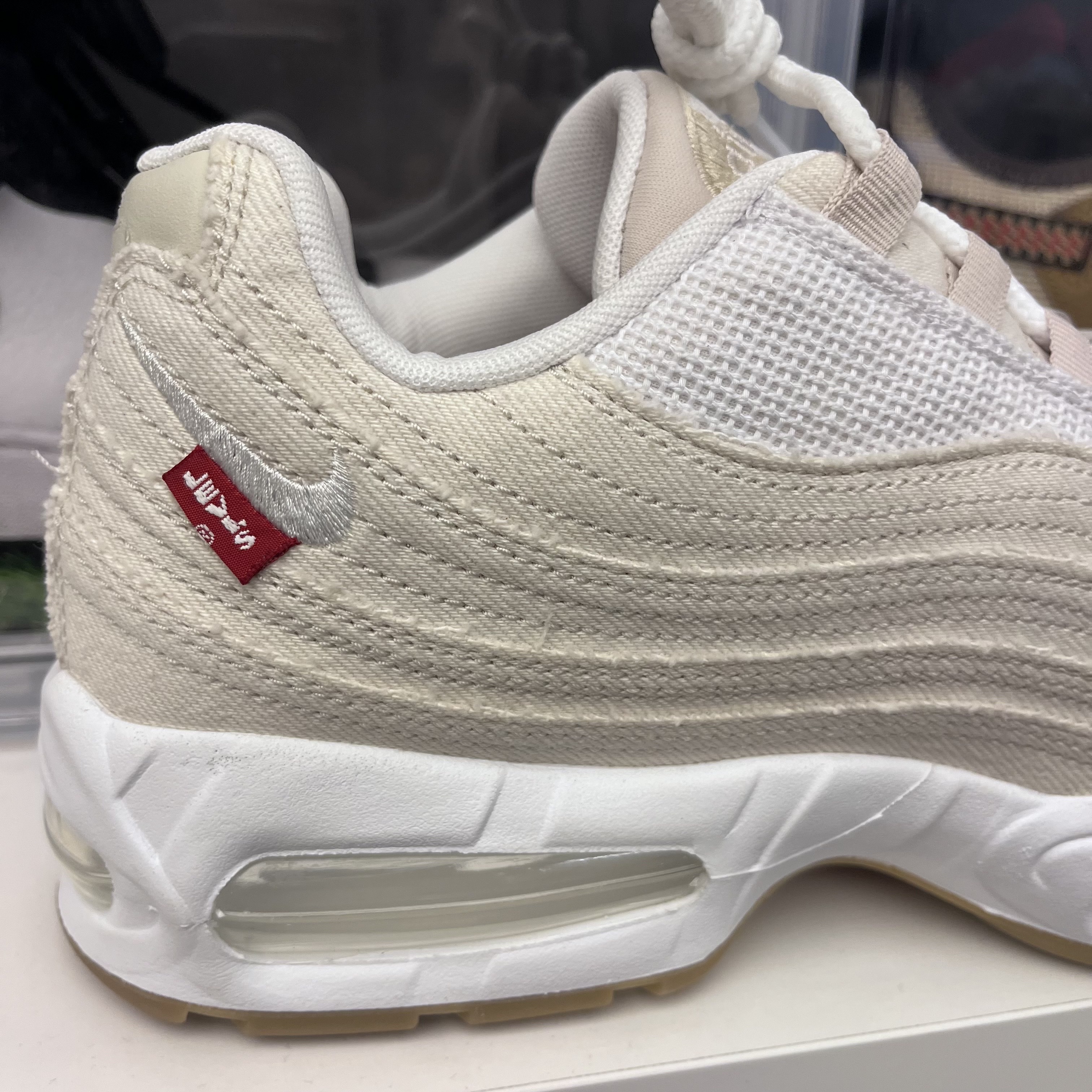 Nike x Levi's Air Max 95 White and Ecru 착용 스타일